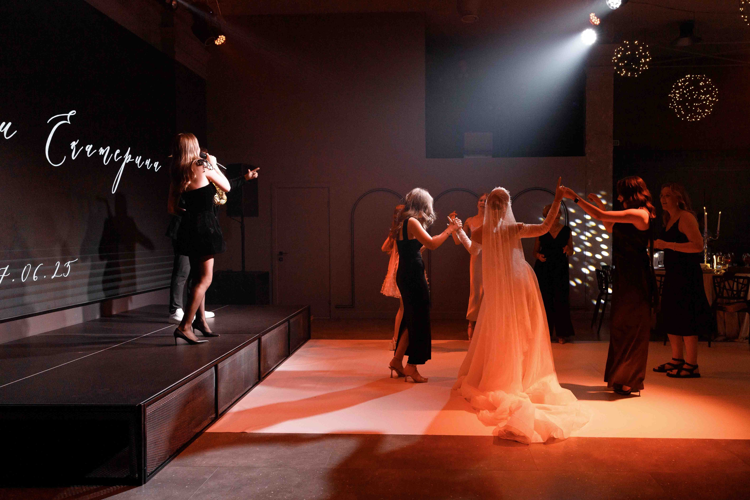 Принц и принцесса. Свадебный фотограф Марьям Сайфулина г. Красноярск