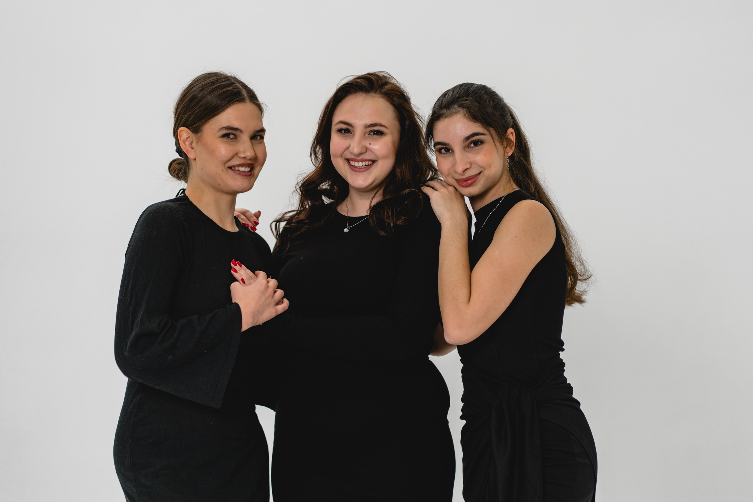 Студийная групповая фотосессия. Свадебный и индивидуальный фотограф Аля Мамакова