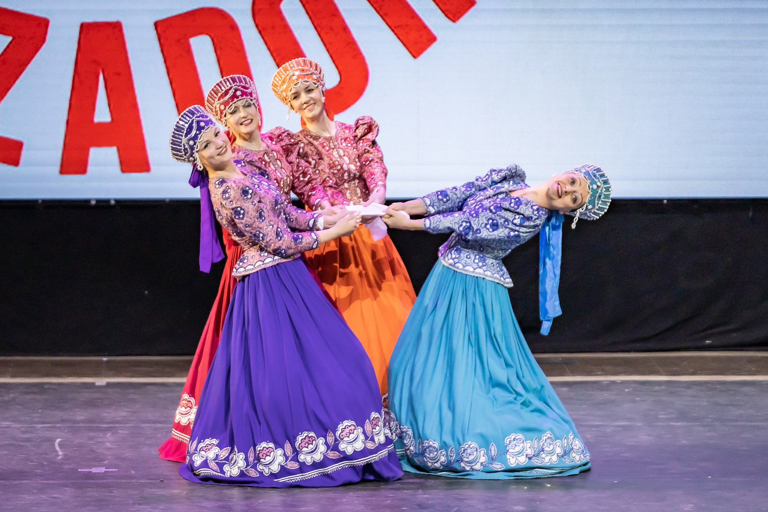 Концерт ансамбля народного такца «Раззадоры». Фотограф Владимир Охрименко