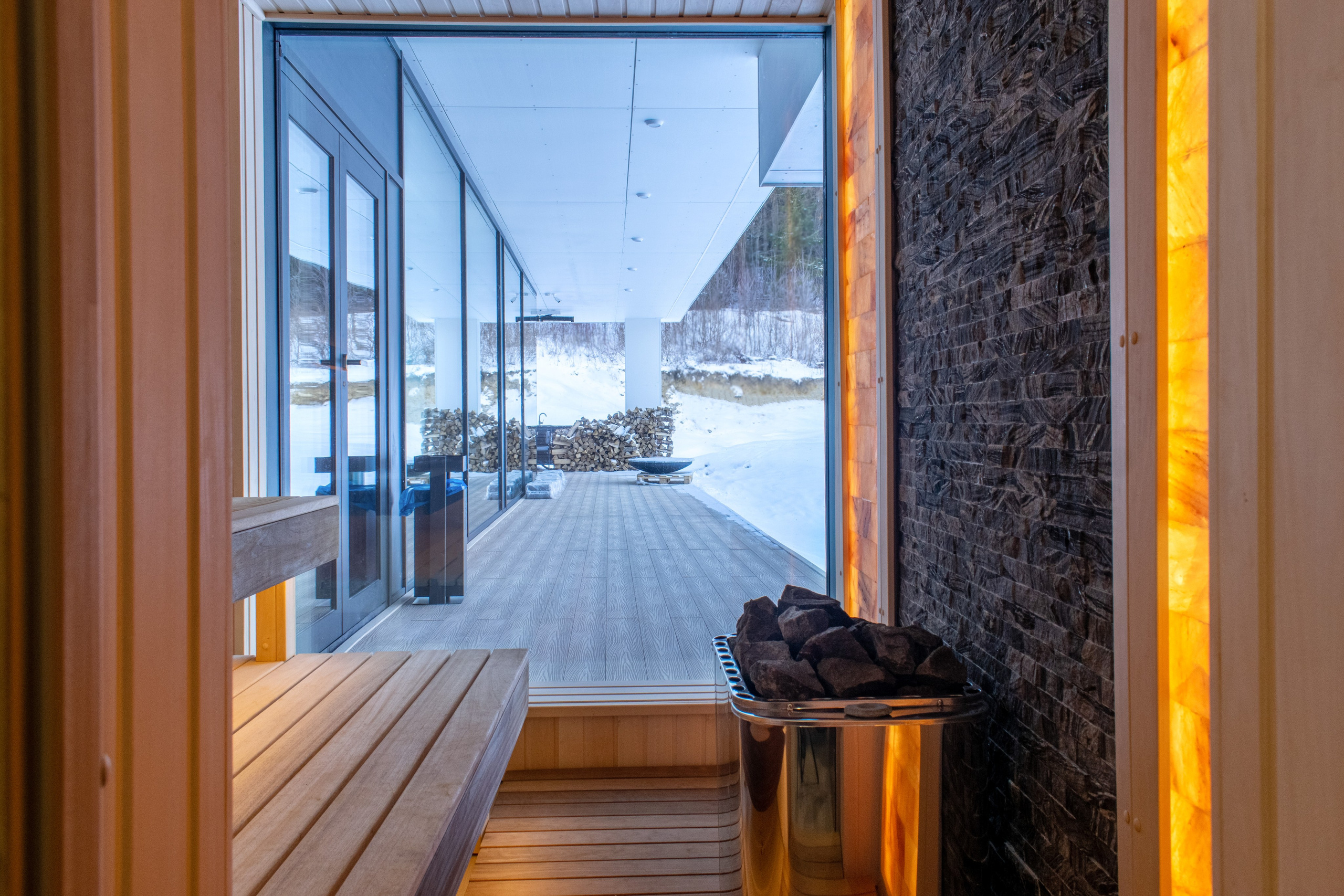 Интерьер элитного дома для сдачи в аренду в Карелии в Сортавала. Фотосъемка бани.