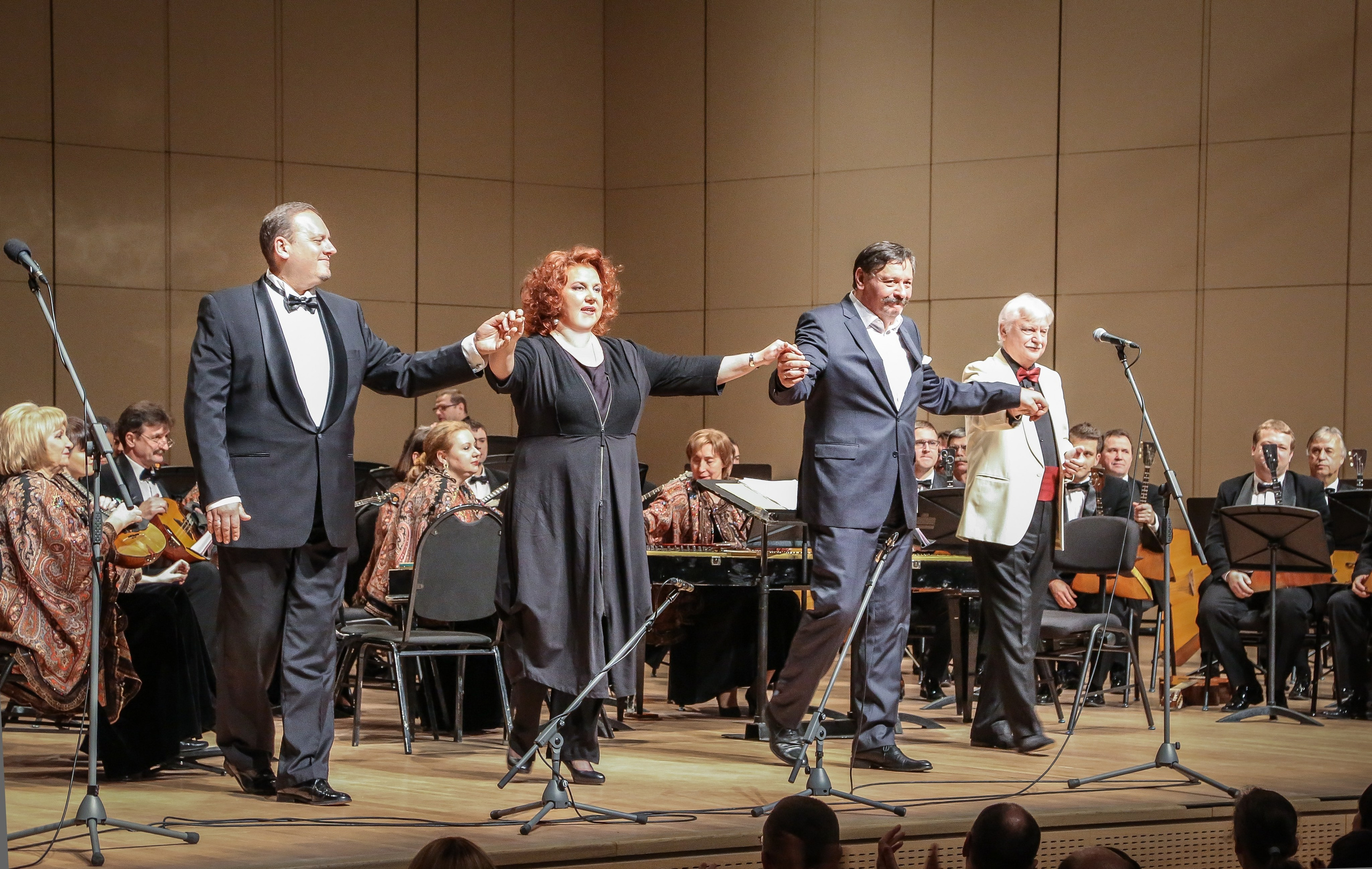 Концерт «Король репортеров» с Дмитрием Назаровым. Дарья Письменюк / Darya Leitstern — фотограф, музыкант, журналист, путешественник