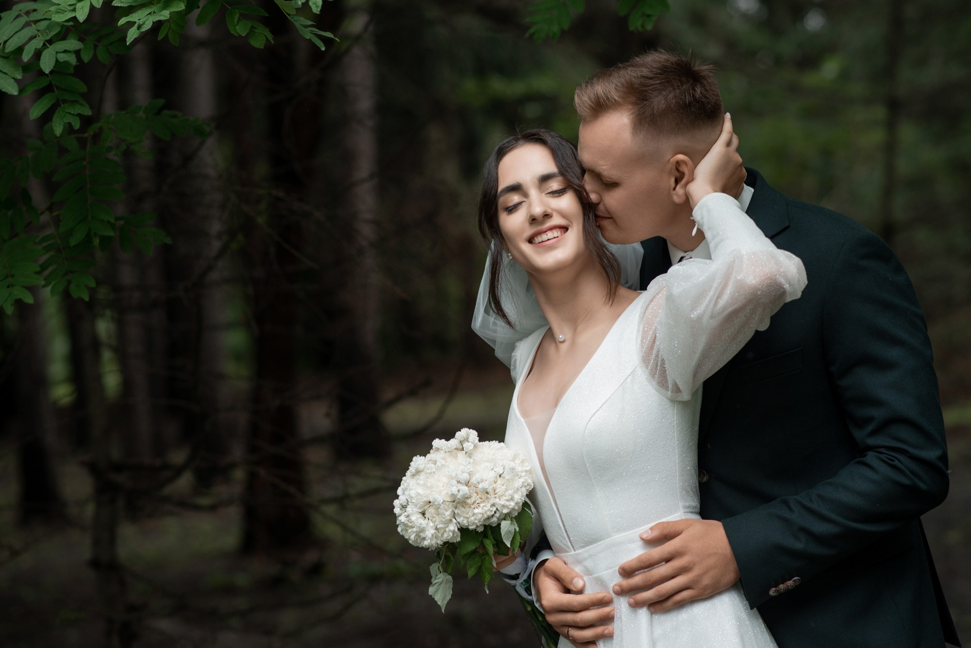 Константин и Альвина прогулка. Свадебный и портретный фотограф в Омске Матвей Краузе