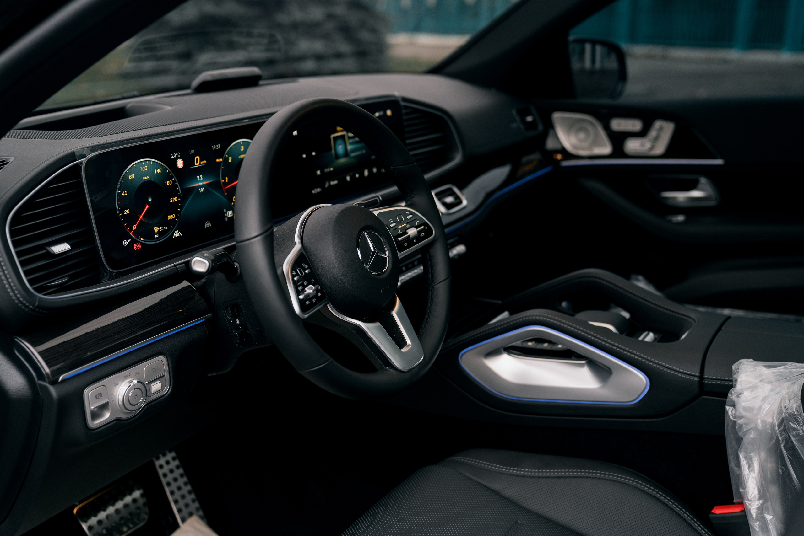 Mercedes-Benz GLE 400D. Идеальные портреты для соцсетей — Фотограф Ленар