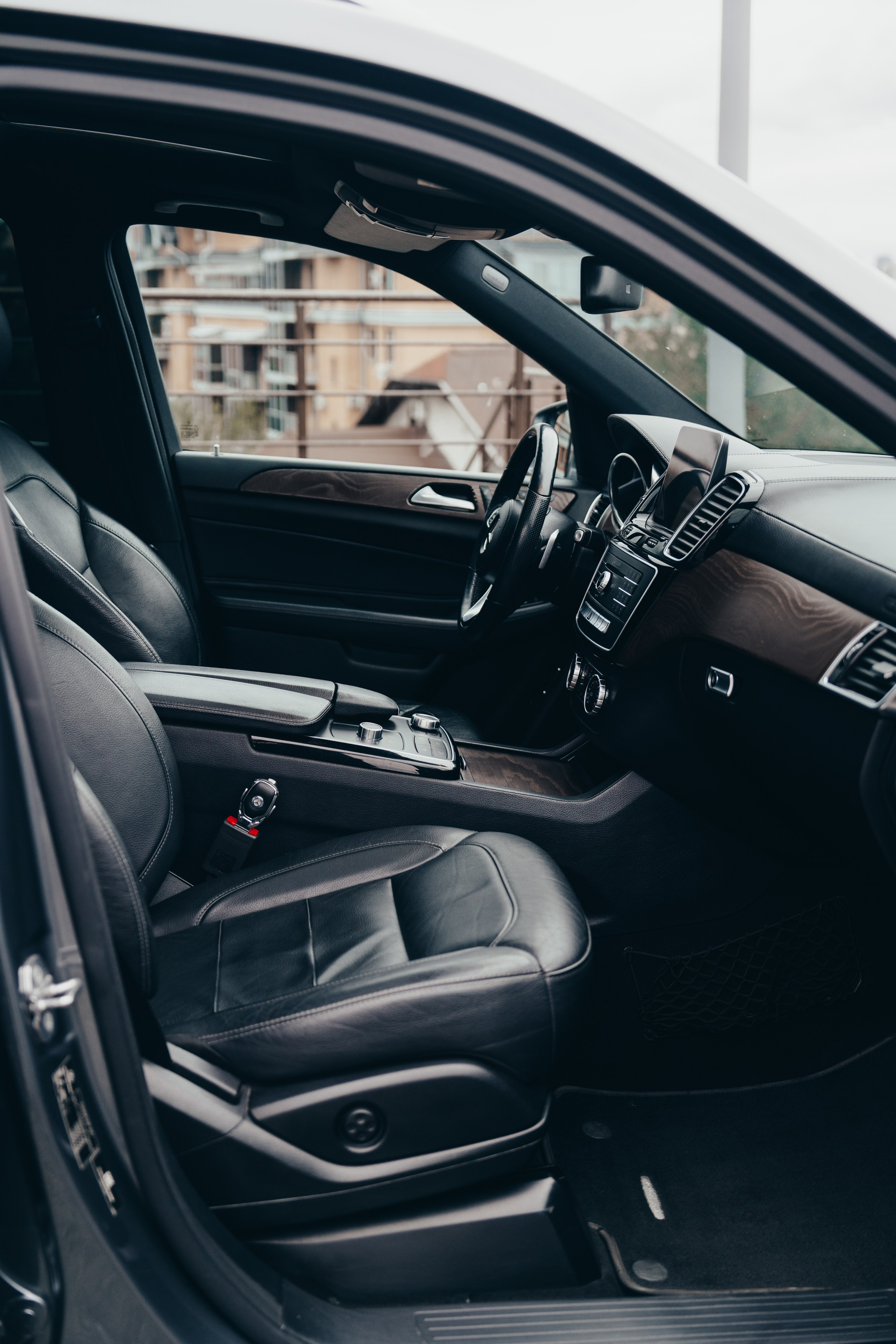 Mercedes-Benz GLS-Class 350 d. Идеальные портреты для соцсетей — Фотограф Ленар