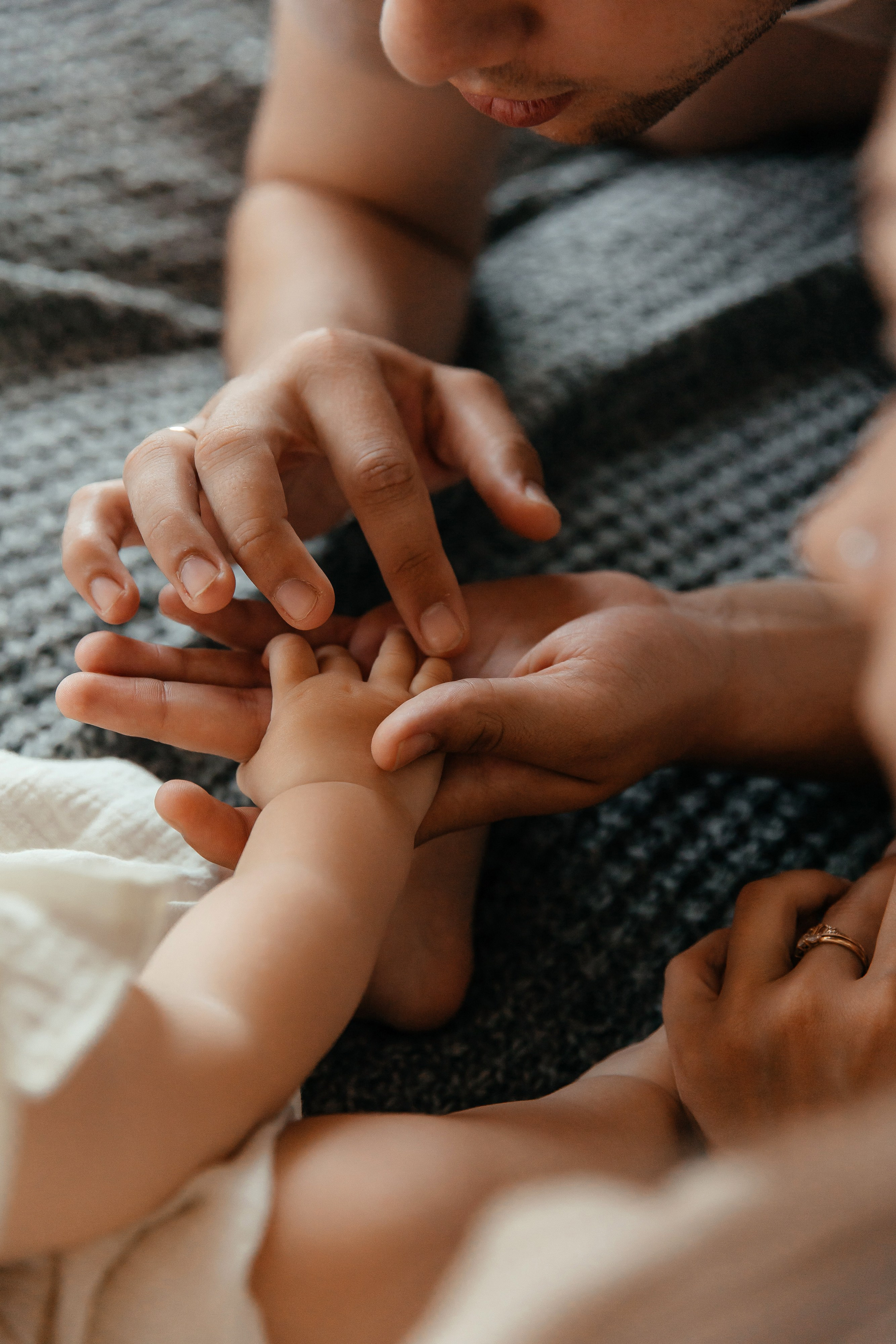 Первый год и первый торт. Фотограф Елена Краснопевцева