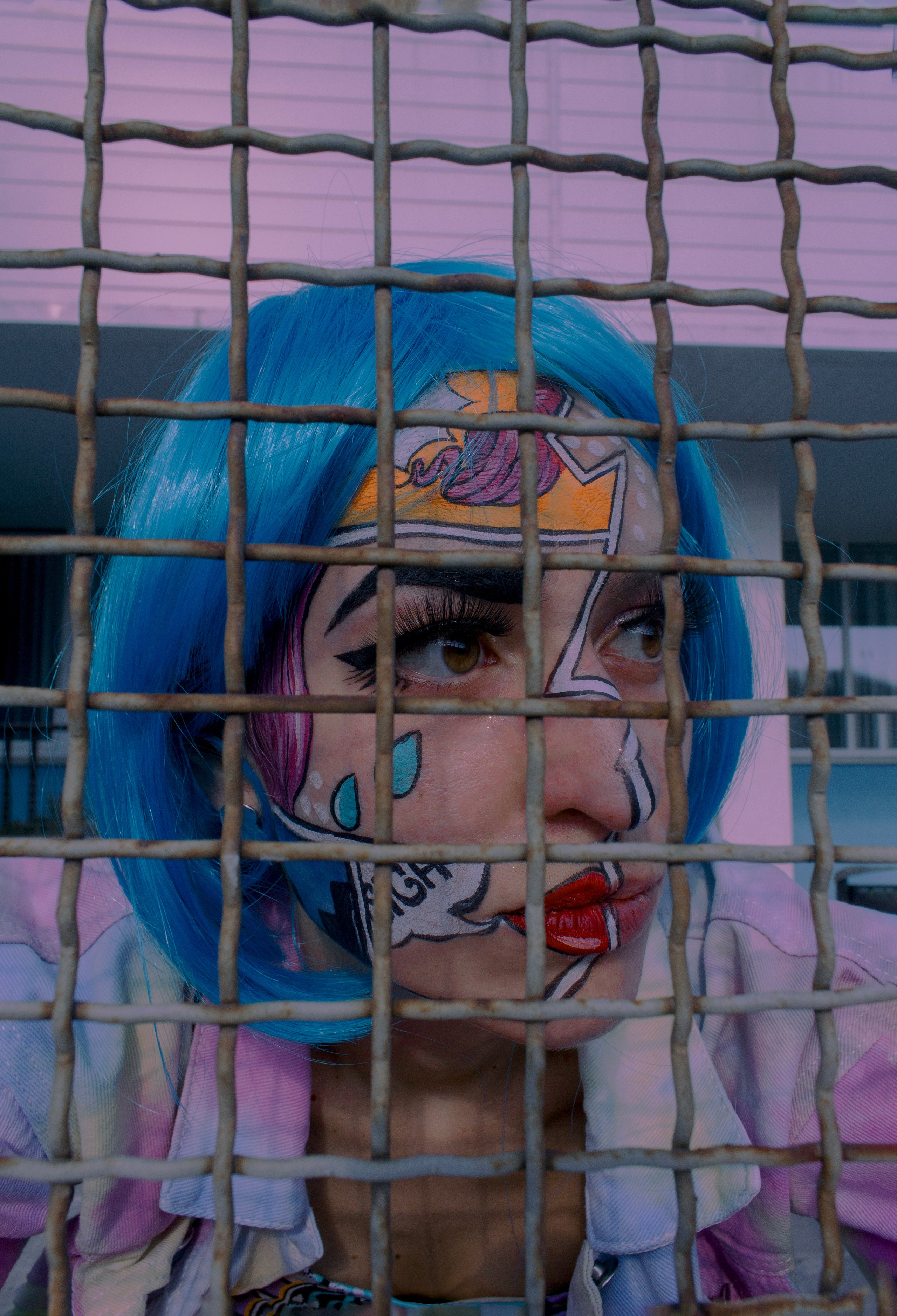 Сошла с обложки комиксов