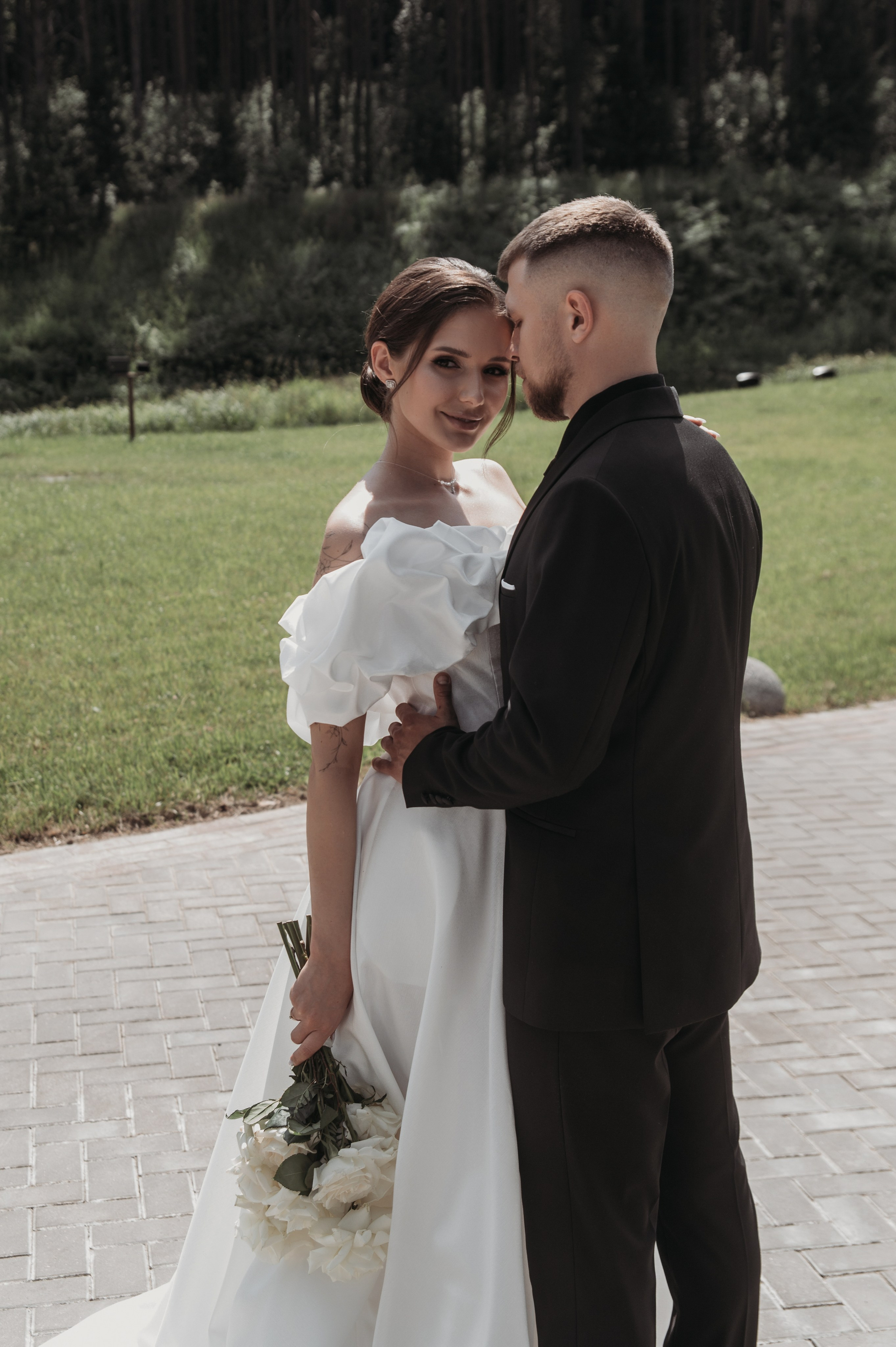 Свадебная фотосессия с утром невесты и красивым свадебным банкетом. Свадебный фотограф в Твери, Москве и Санкт-Петербурге Денисова Екатерина