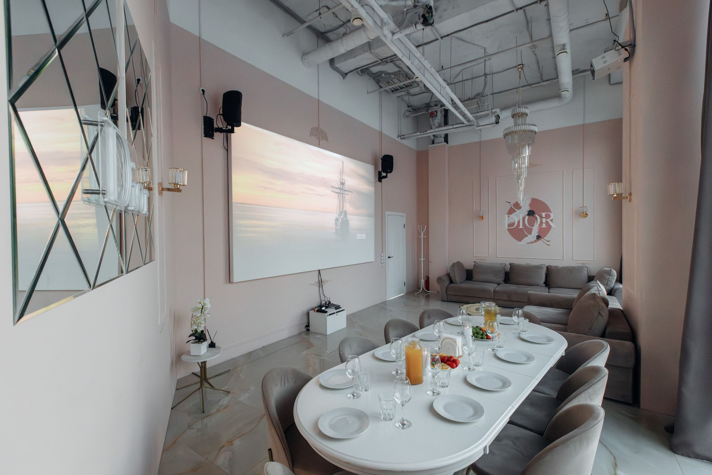 Площадь Карла Фаберже 8Е. Аренда лофта в СПб для мероприятий