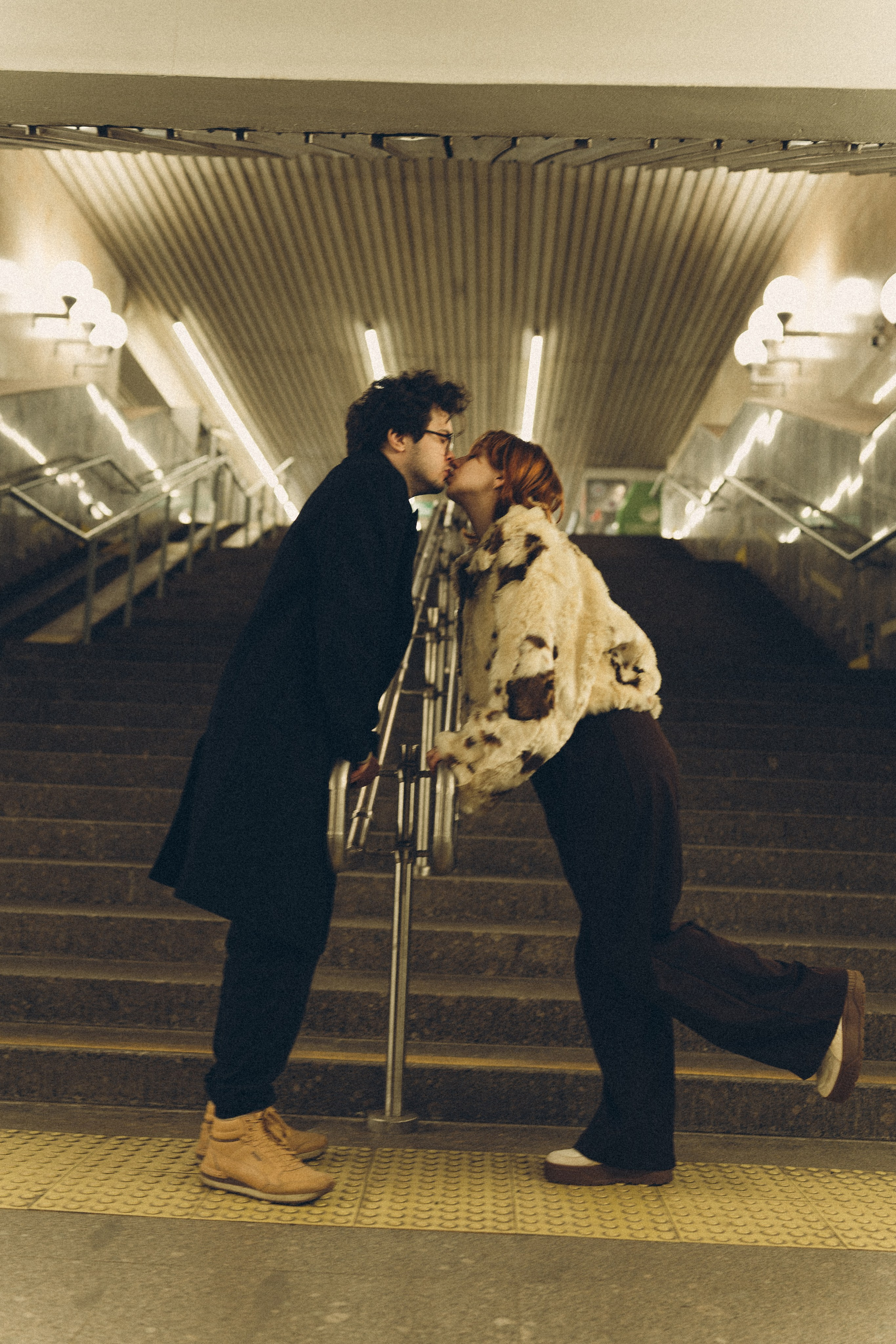 НОВОГОДНЯЯ ФОТОСЕСИИЯ ПАРЫ В МЕТРО ЛЮБОВЬ. Профессиональный фотограф, Санкт-Петербург — Виктория Богомолова