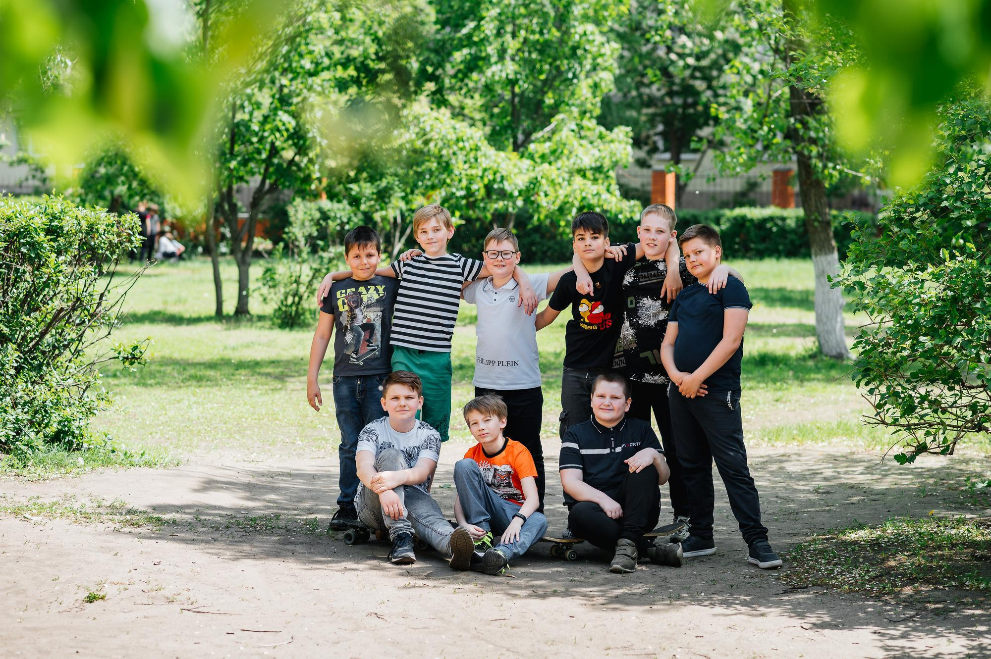 Школьники, фото на улице