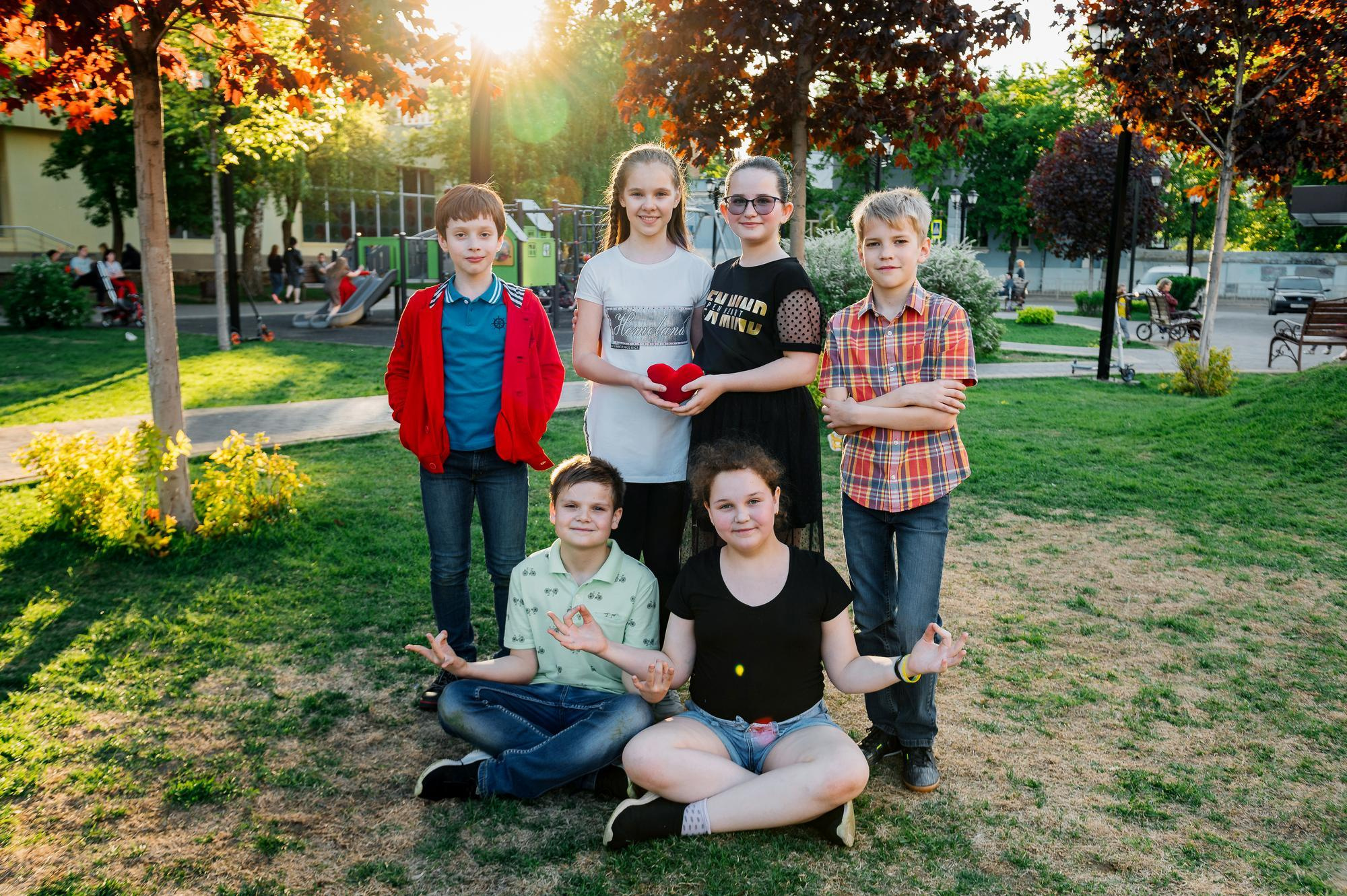 Школьники, фото на улице