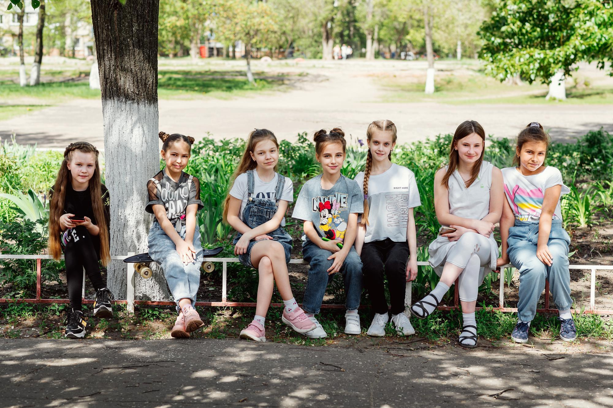 Школьники, фото на улице