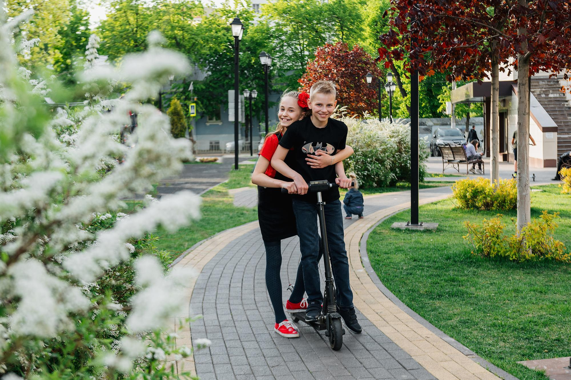 Школьники, фото на улице