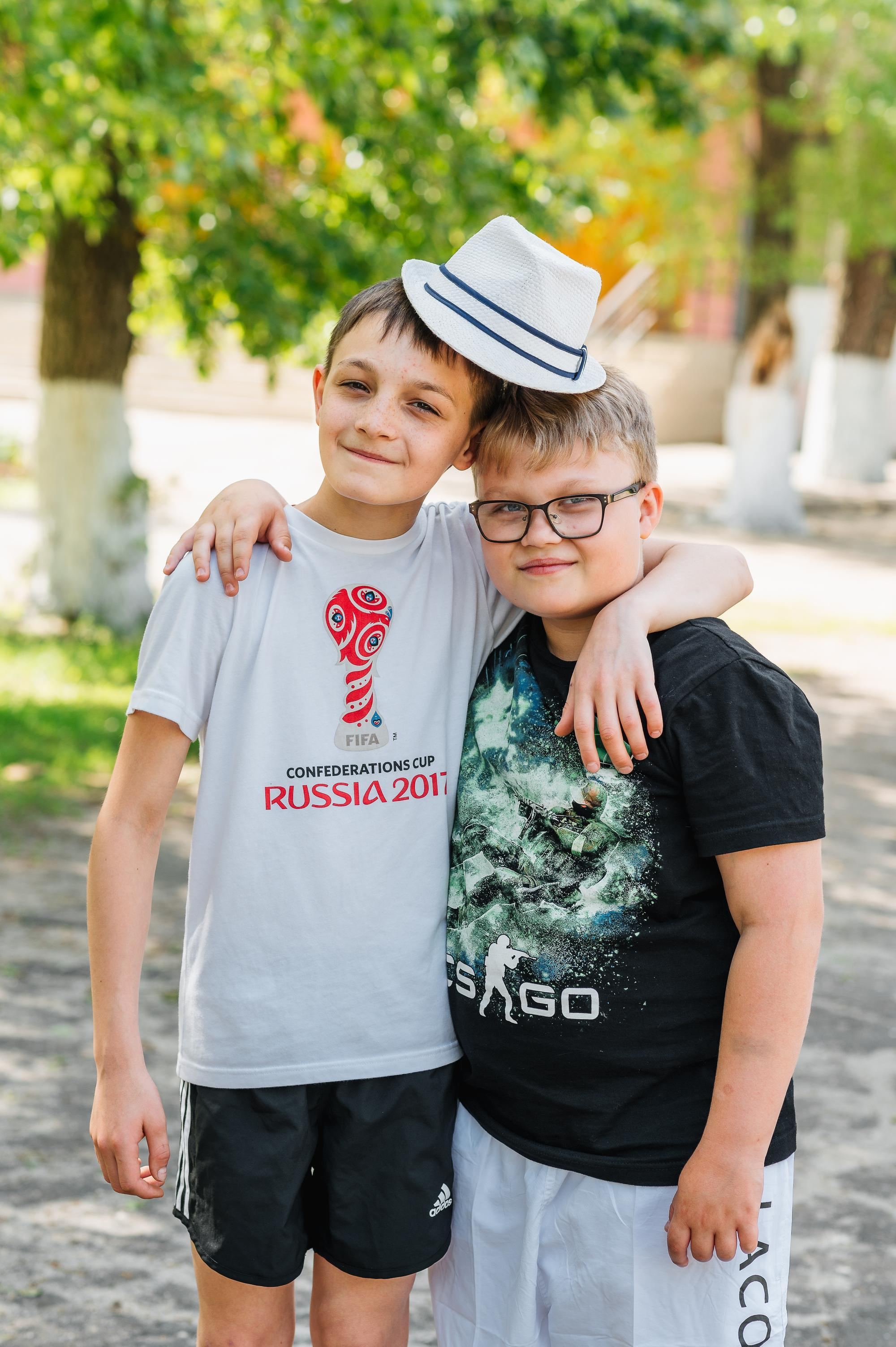 Школьники, фото на улице