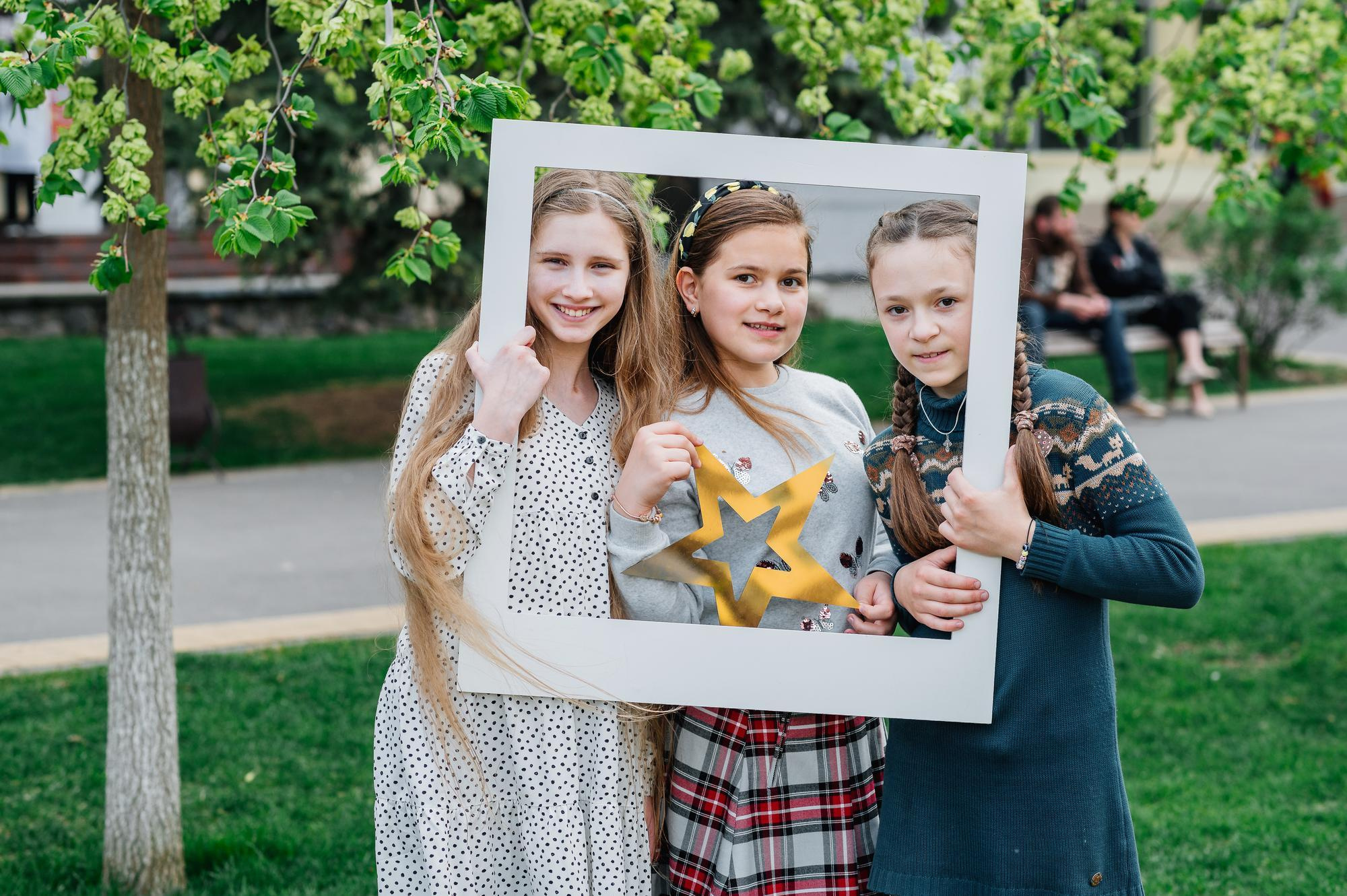 Школьники, фото на улице