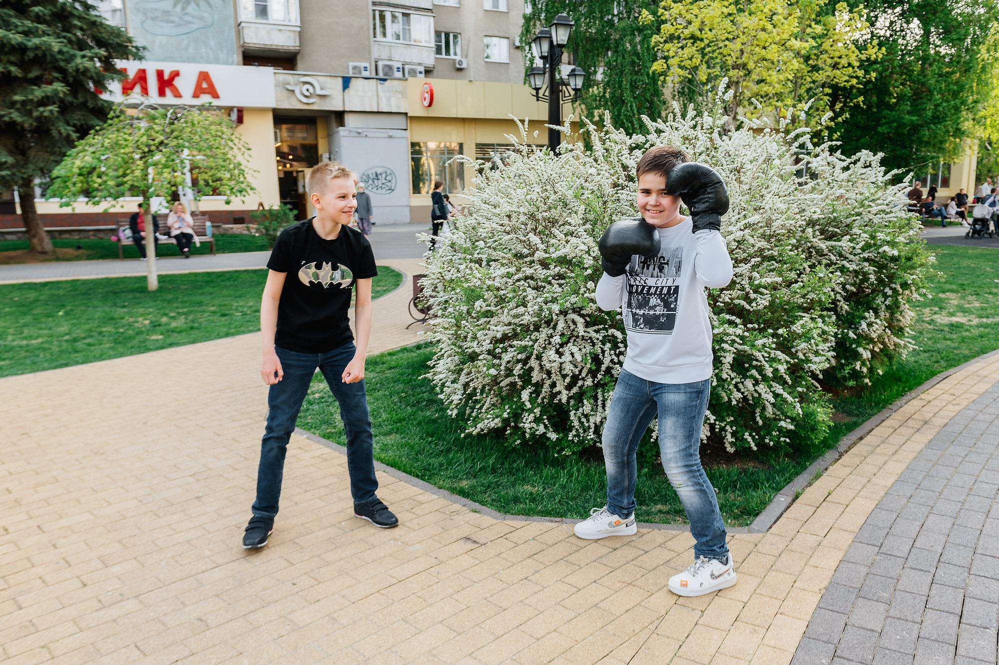 Школьники, фото на улице