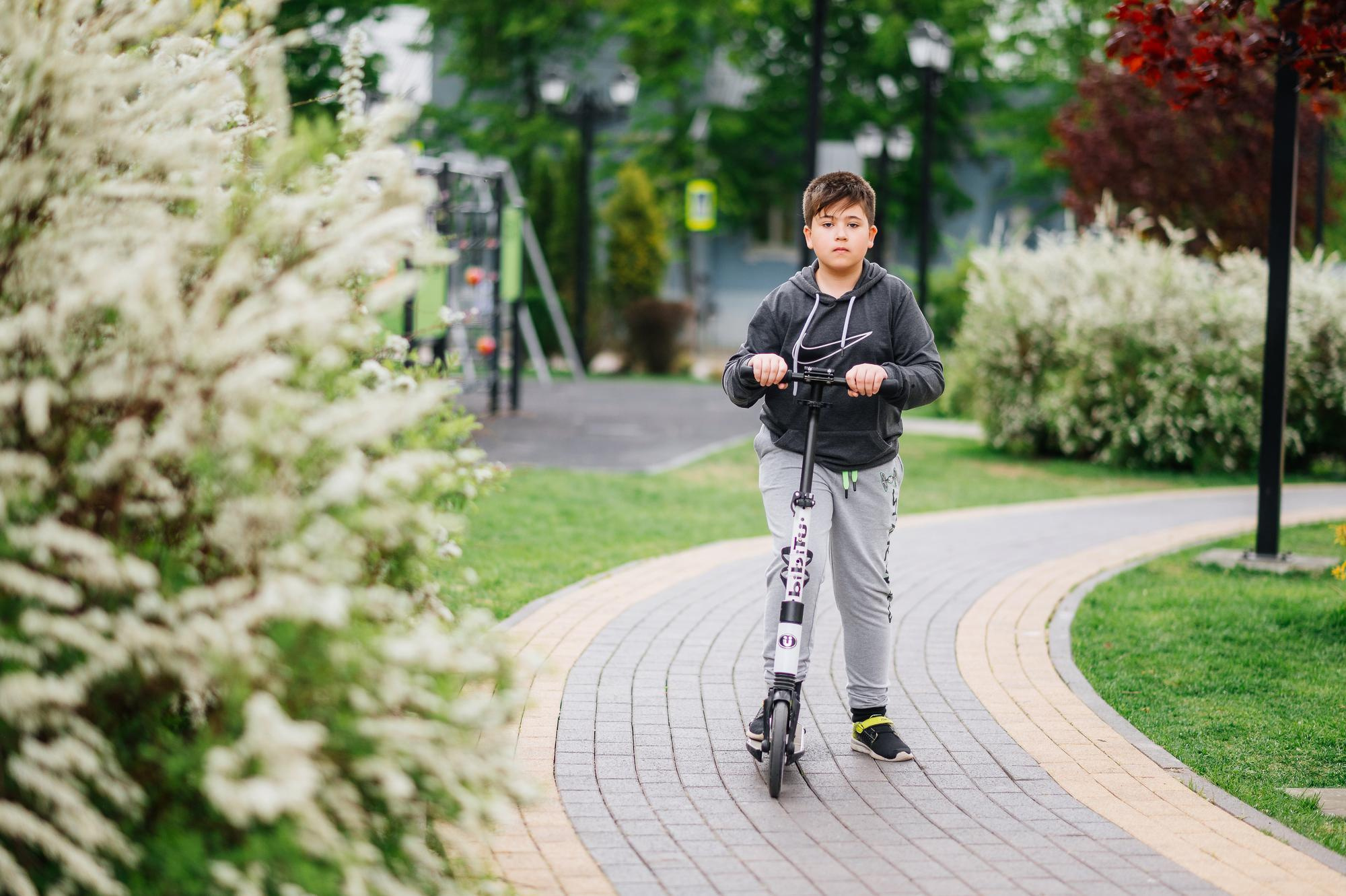 Школьники, фото на улице