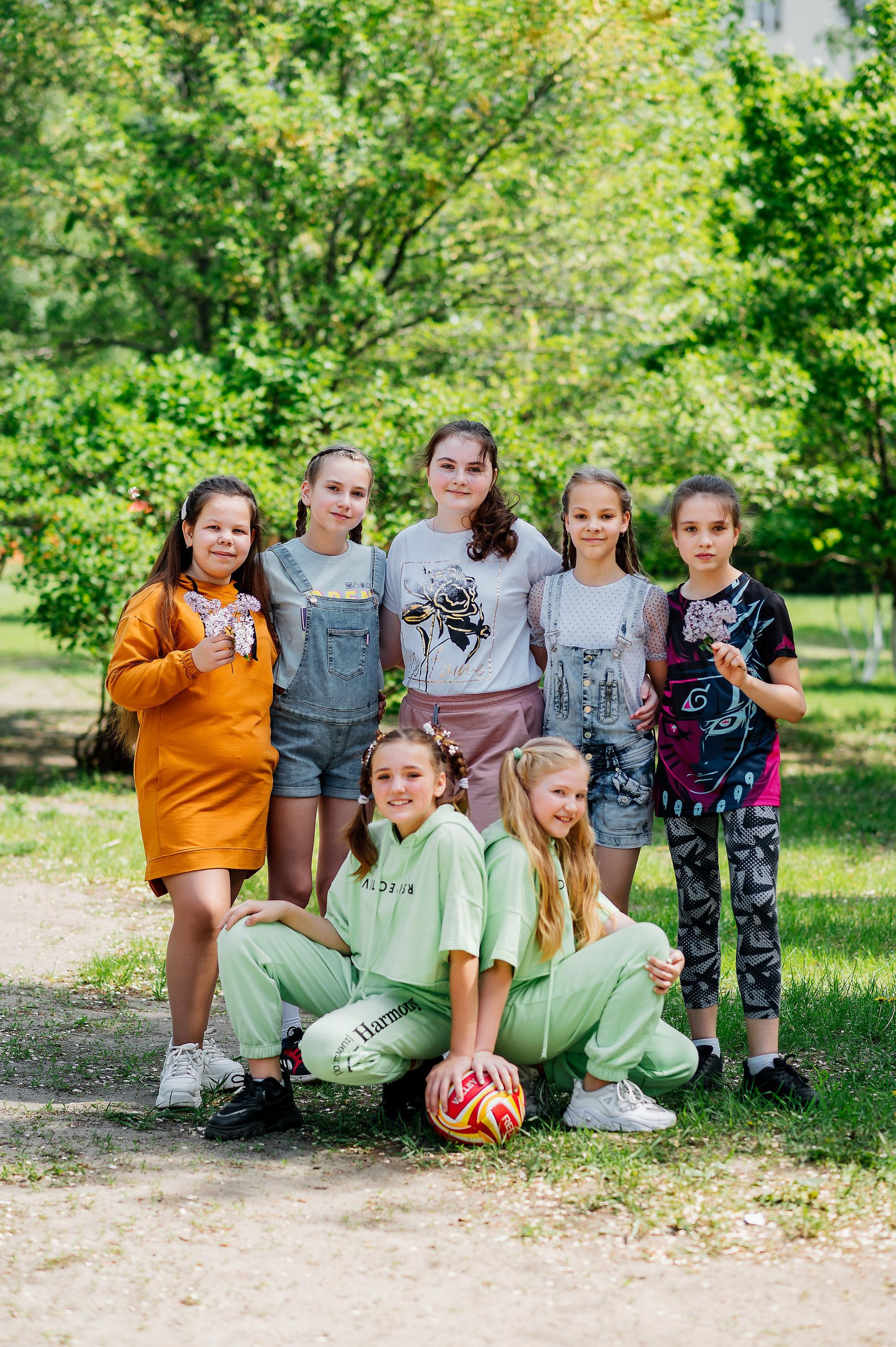 Школьники, фото на улице