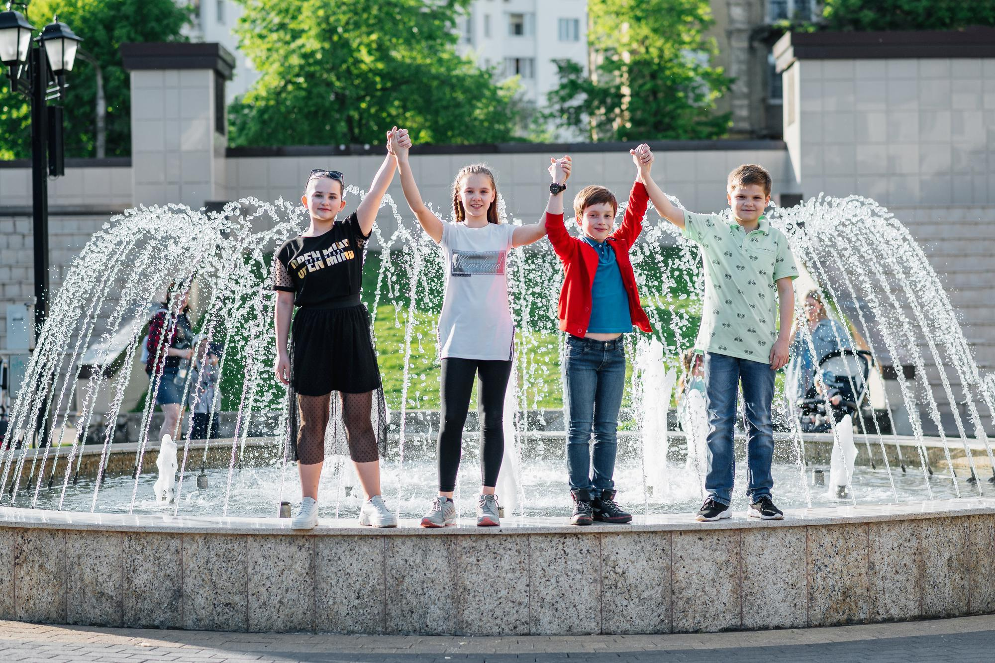 Школьники, фото на улице