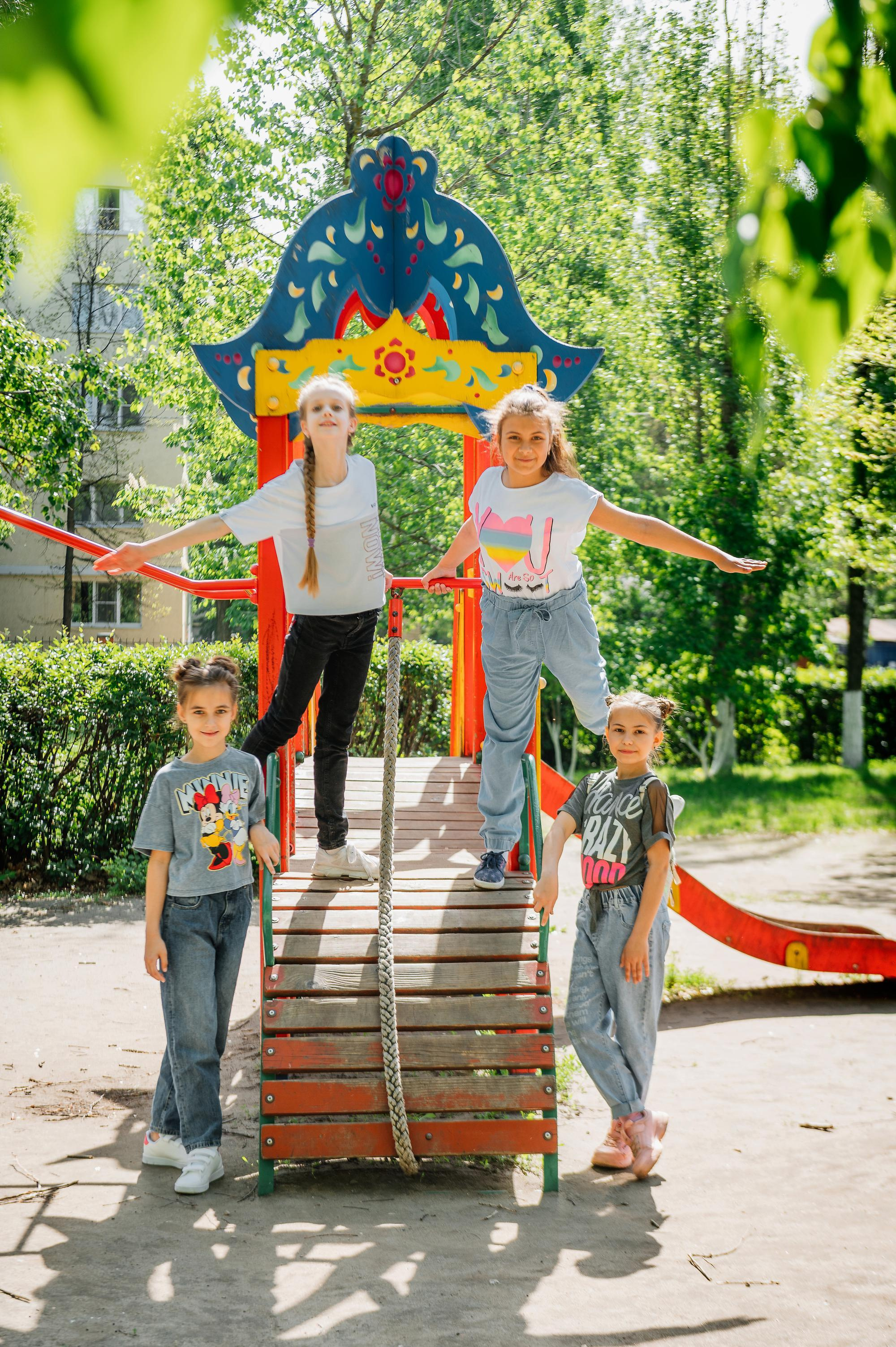 Школьники, фото на улице