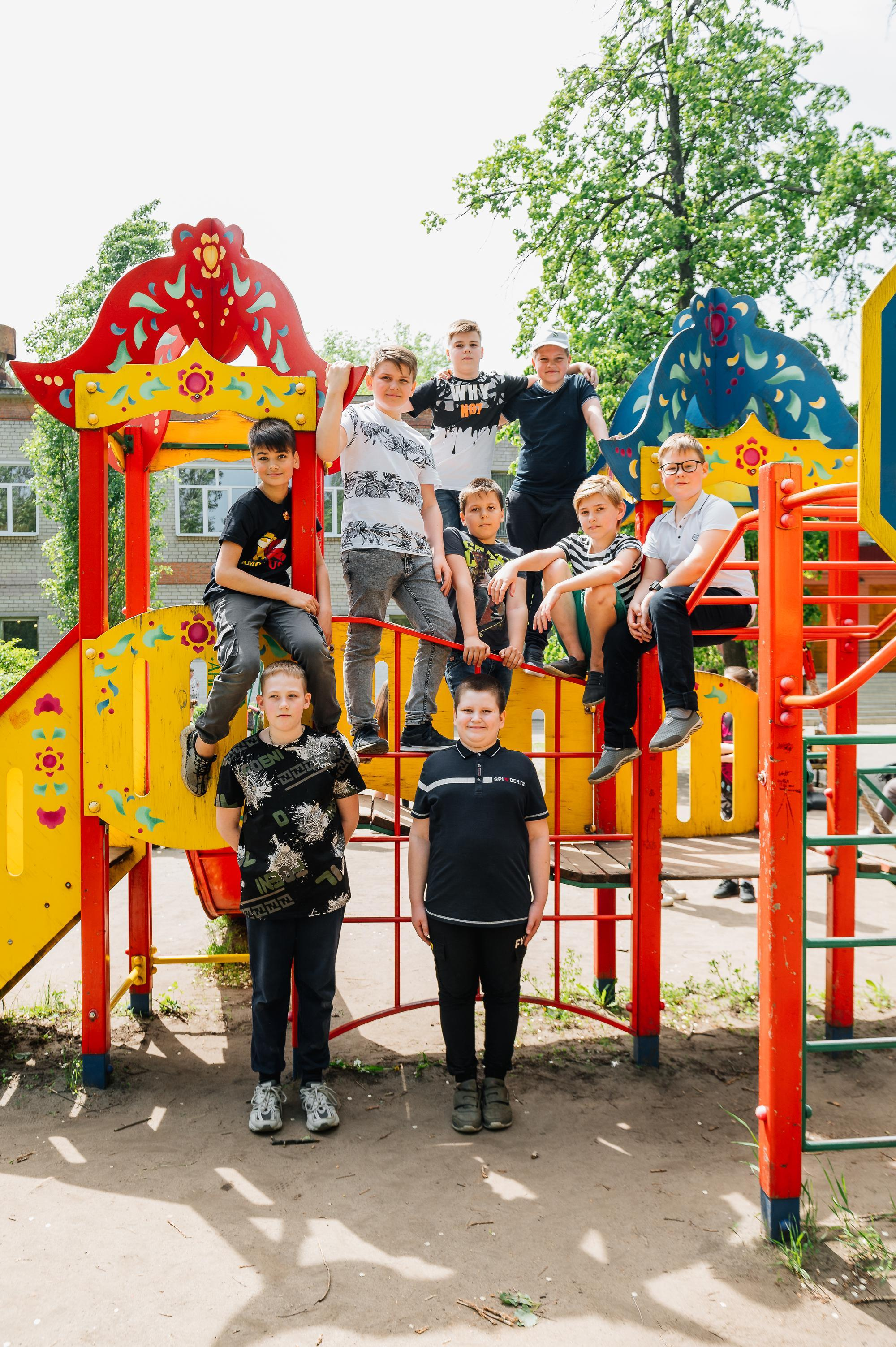 Школьники, фото на улице