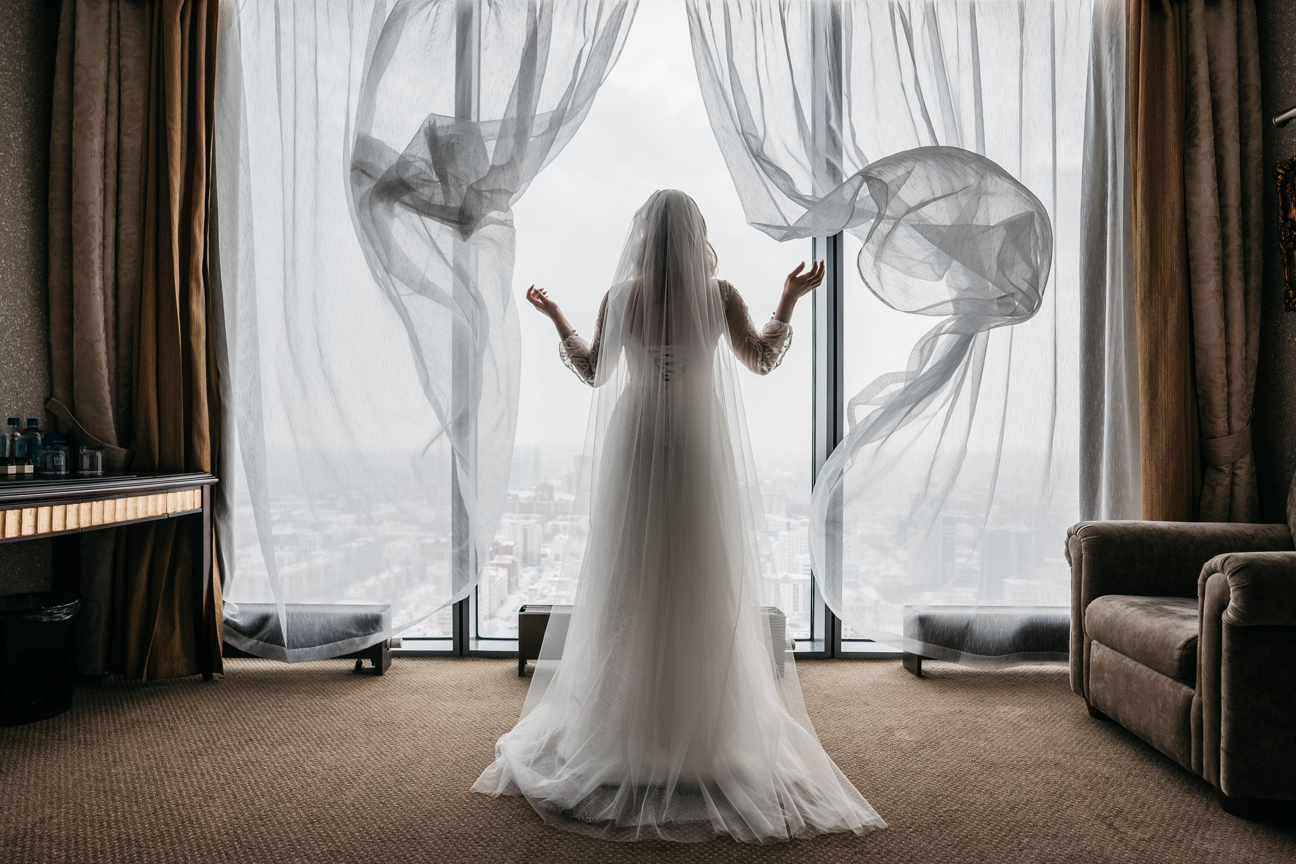 Свадебная фотосессия в Екатеринбурге, свадебная фотосессия в фотостудии Лаборатория, сниму красиво ваше событие. Фотограф Татьяна Мамонтова