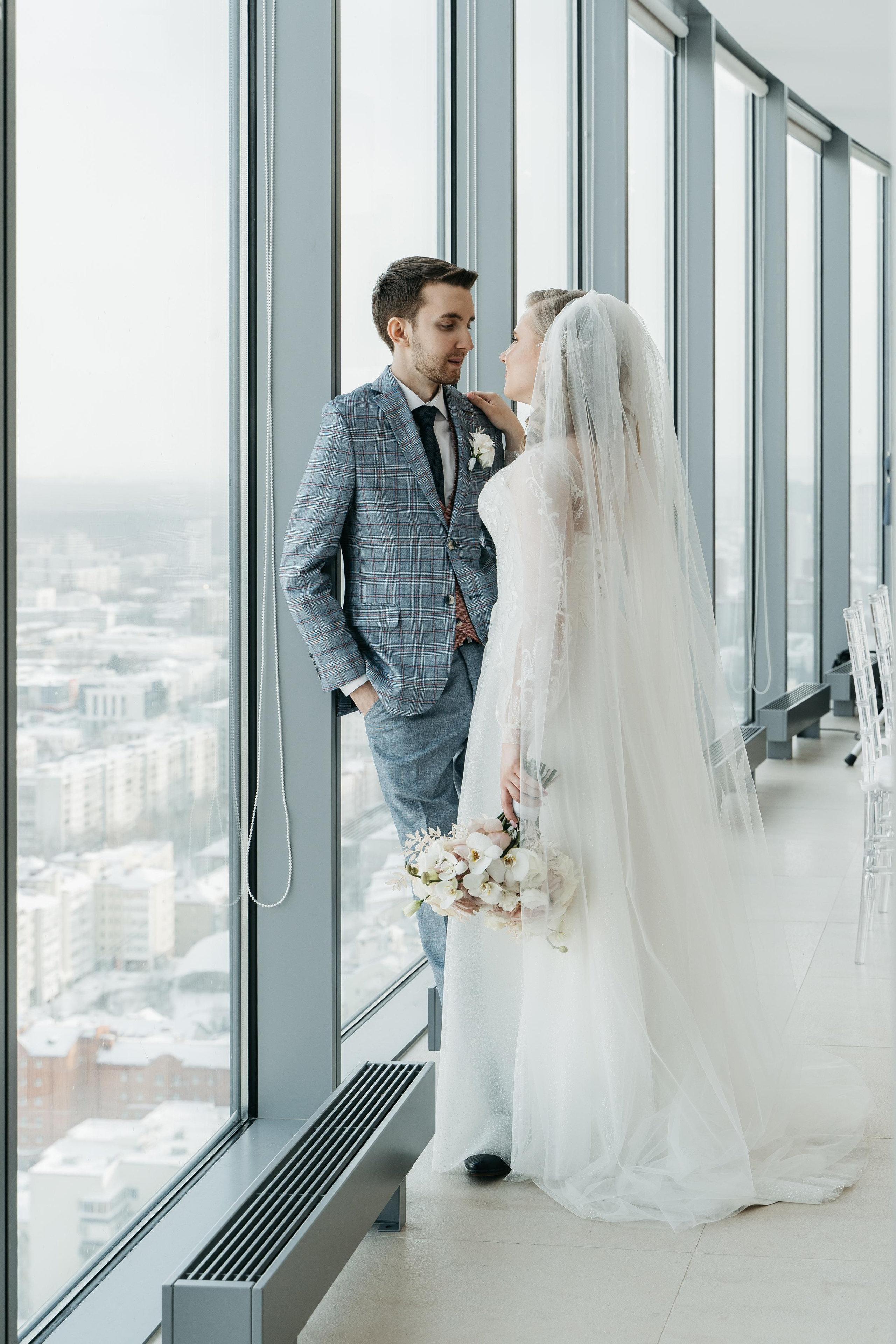 Свадебная фотосессия в Екатеринбурге, свадебная фотосессия в фотостудии Лаборатория, сниму красиво ваше событие. Фотограф Татьяна Мамонтова