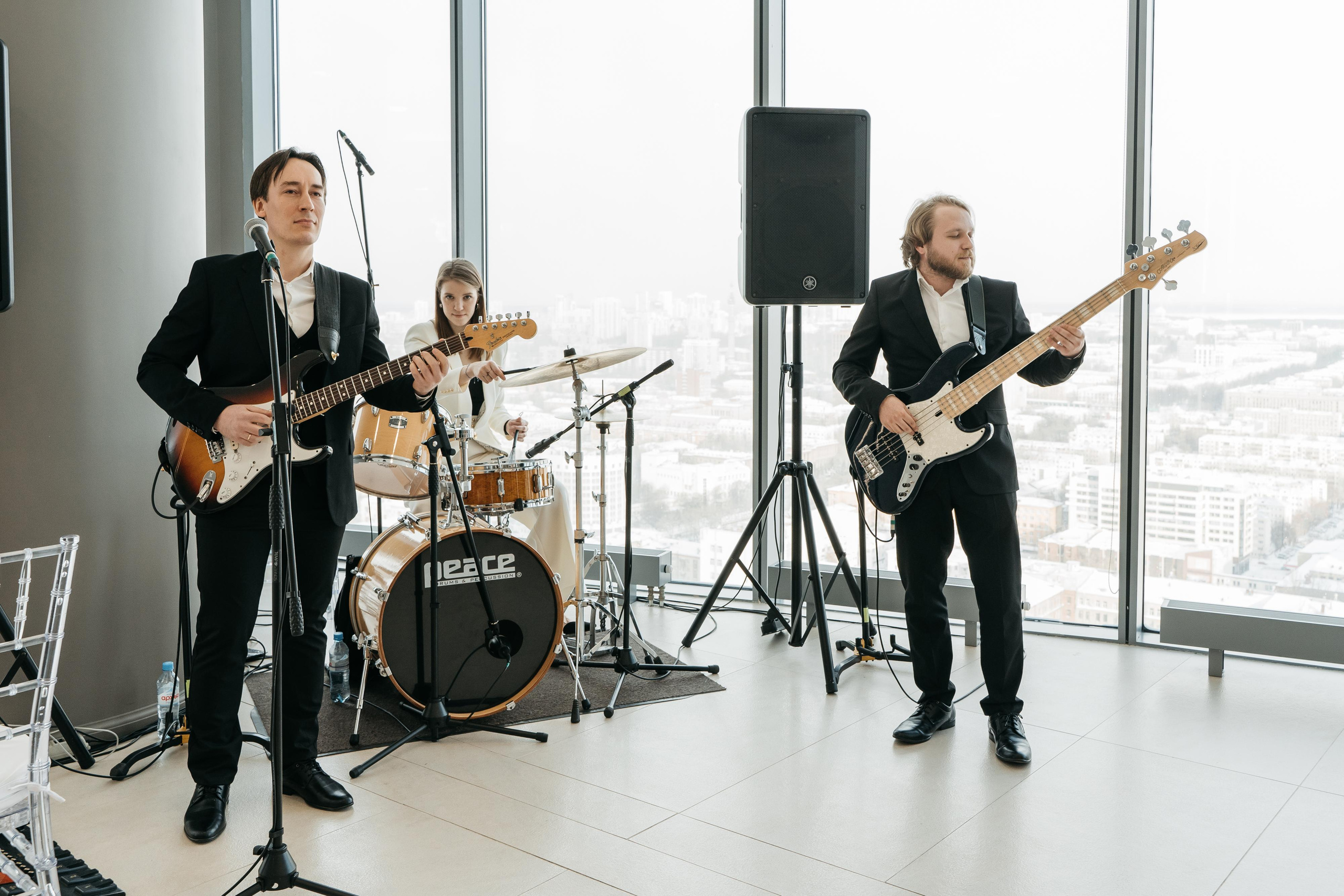 Свадебная фотосессия в Екатеринбурге, свадебная фотосессия в фотостудии Лаборатория, сниму красиво ваше событие. Фотограф Татьяна Мамонтова