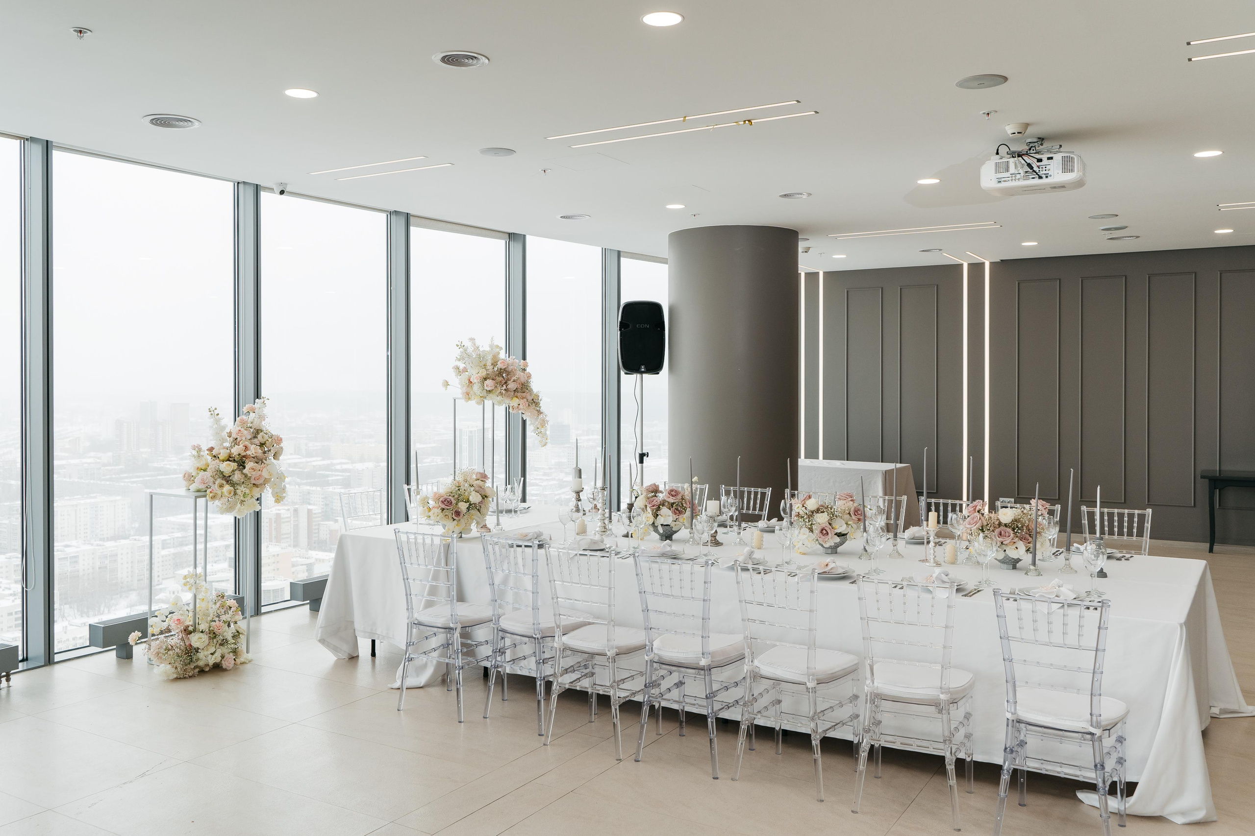 Свадебная фотосессия в Екатеринбурге, свадебная фотосессия в фотостудии Лаборатория, сниму красиво ваше событие. Фотограф Татьяна Мамонтова