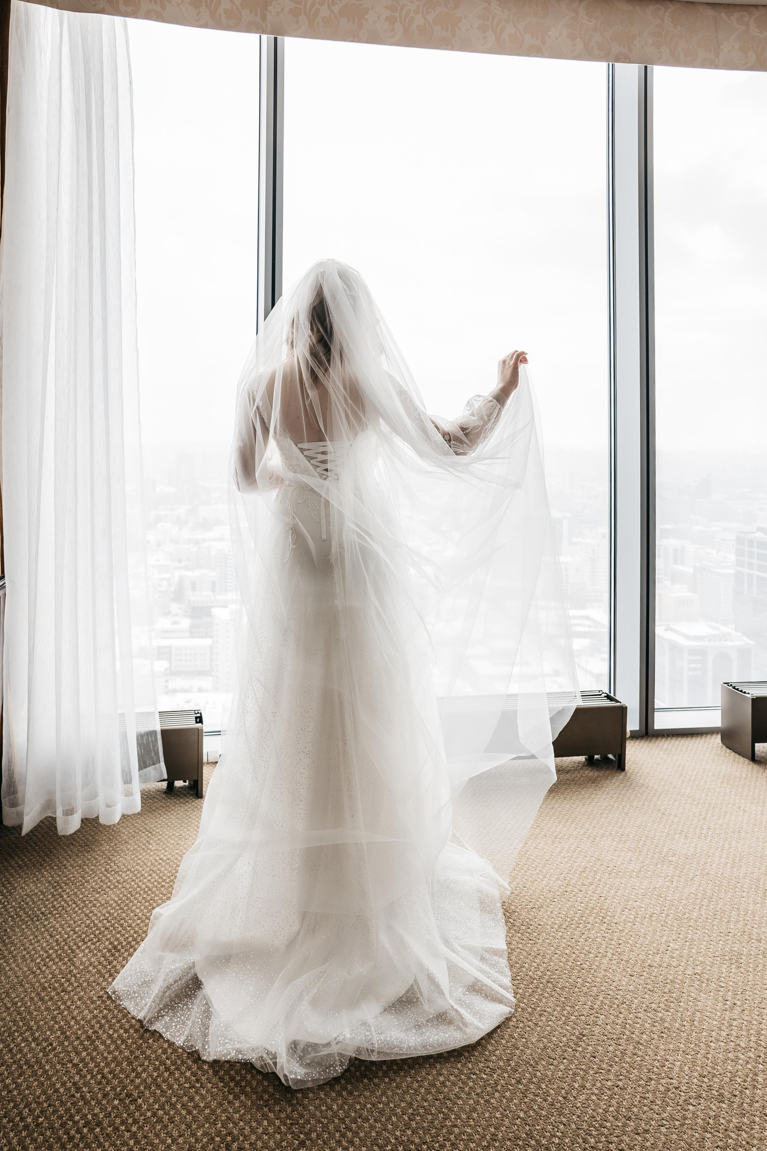 Свадебная фотосессия в Екатеринбурге, свадебная фотосессия в фотостудии Лаборатория, сниму красиво ваше событие. Фотограф Татьяна Мамонтова