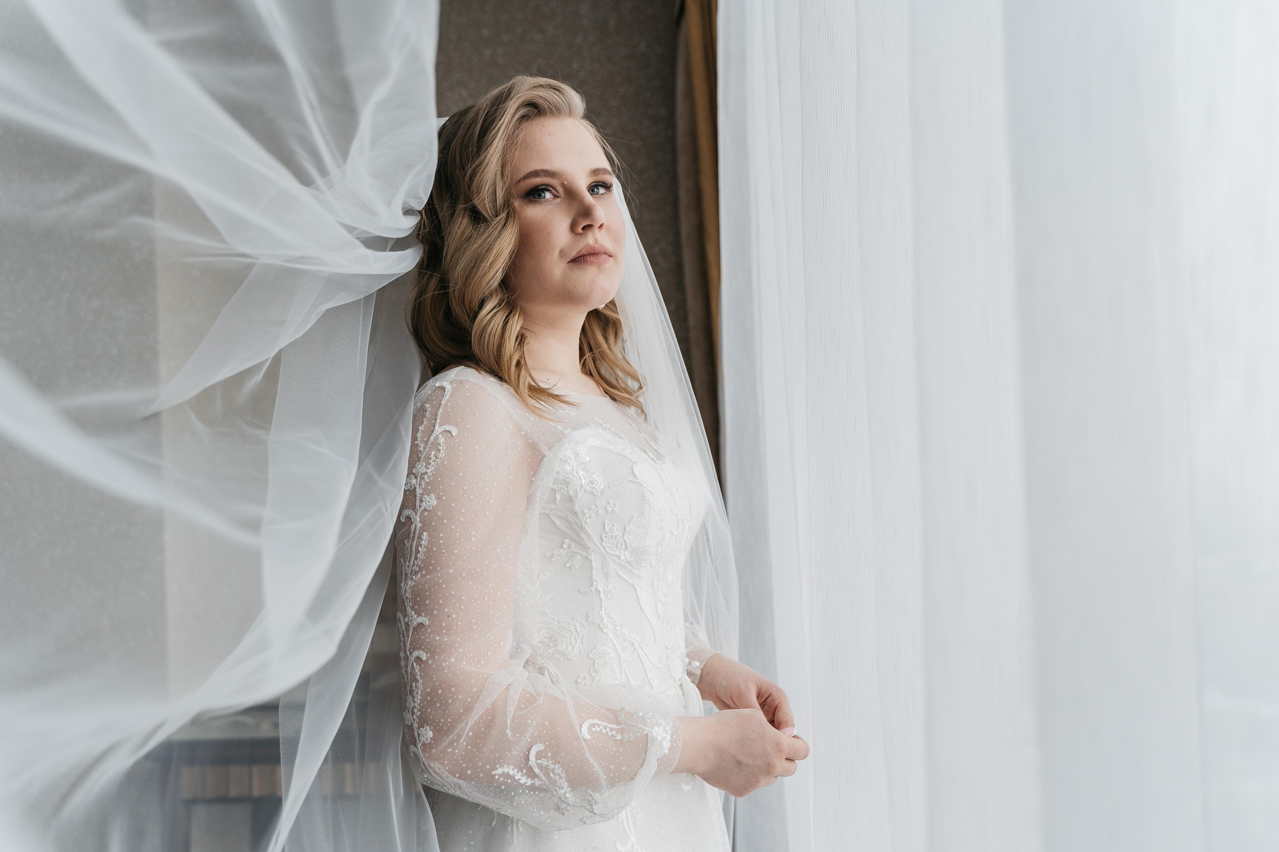 Свадебная фотосессия в Екатеринбурге, свадебная фотосессия в фотостудии Лаборатория, сниму красиво ваше событие. Фотограф Татьяна Мамонтова