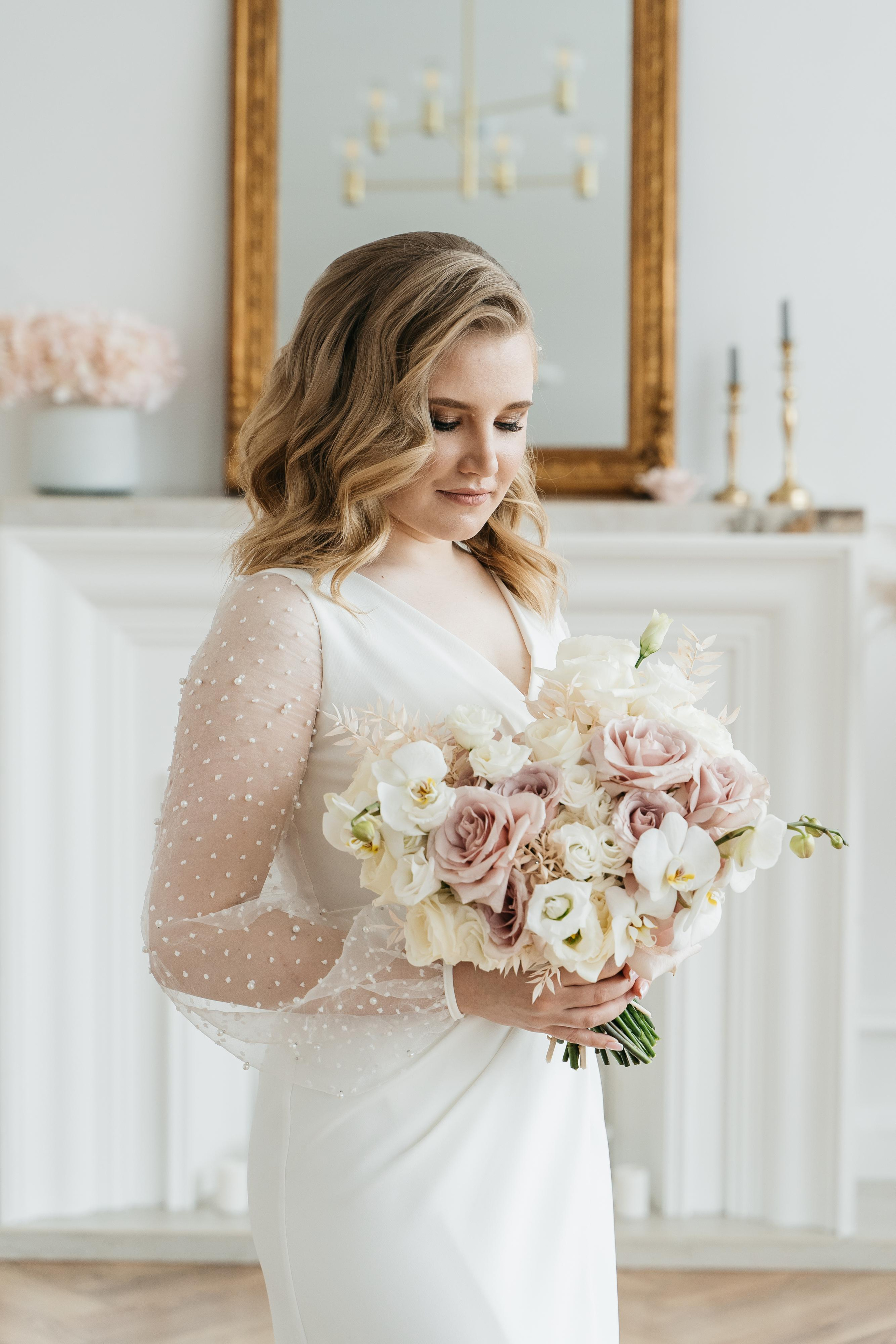 Свадебная фотосессия в Екатеринбурге, свадебная фотосессия в фотостудии Лаборатория, сниму красиво ваше событие. Фотограф Татьяна Мамонтова