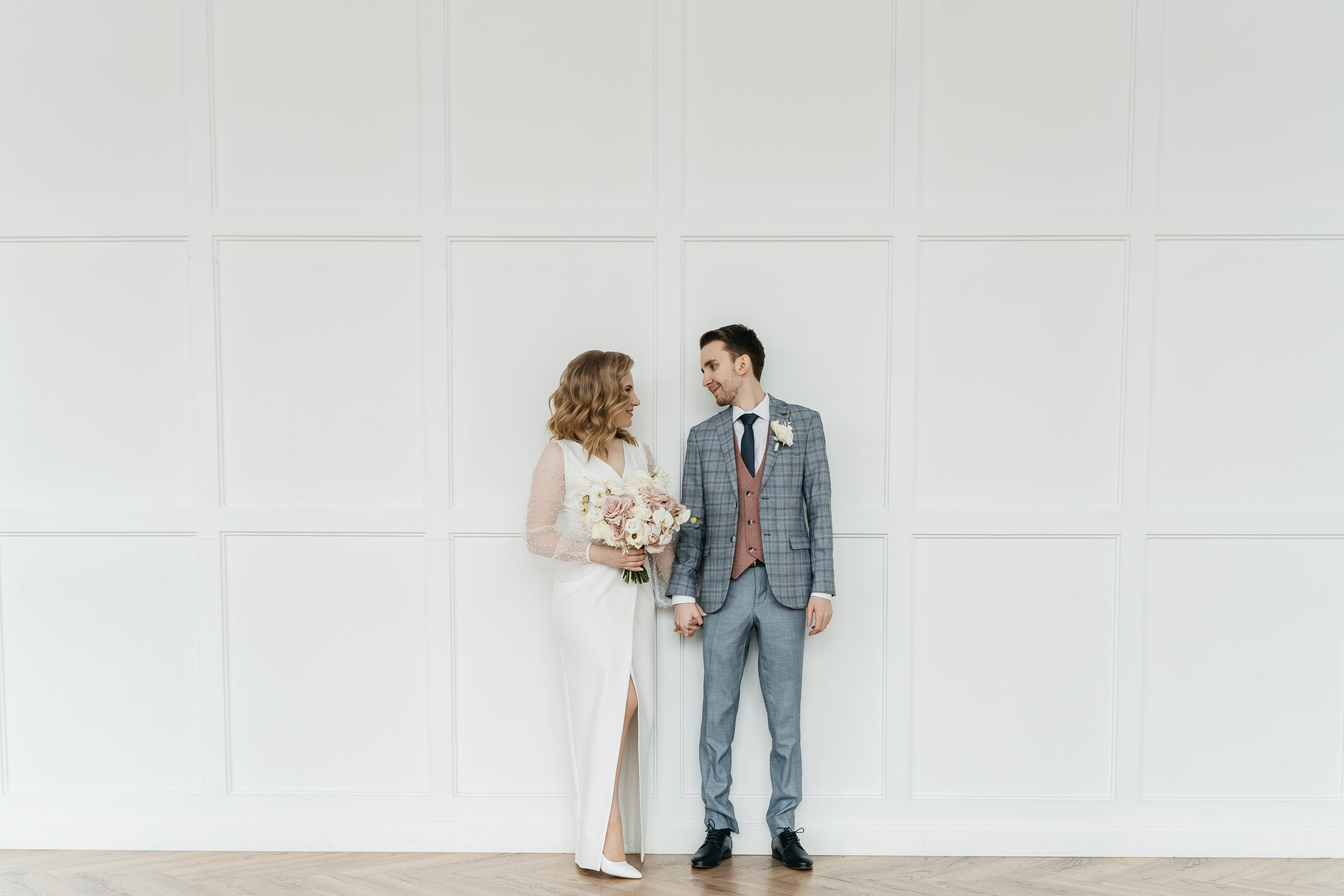 Свадебная фотосессия в Екатеринбурге, свадебная фотосессия в фотостудии Лаборатория, сниму красиво ваше событие. Фотограф Татьяна Мамонтова