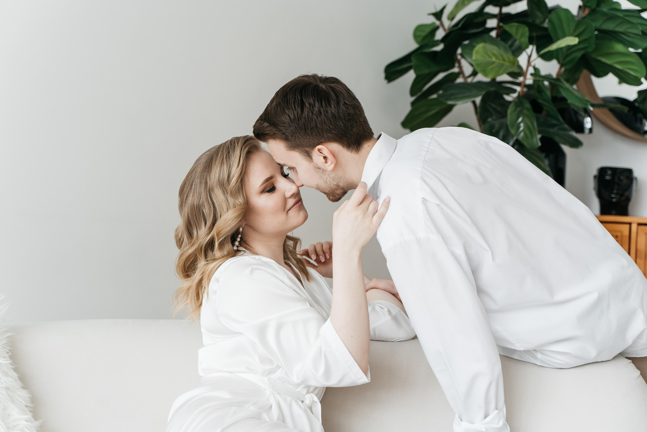 Свадебная фотосессия в Екатеринбурге, свадебная фотосессия в фотостудии Лаборатория, сниму красиво ваше событие. Фотограф Татьяна Мамонтова