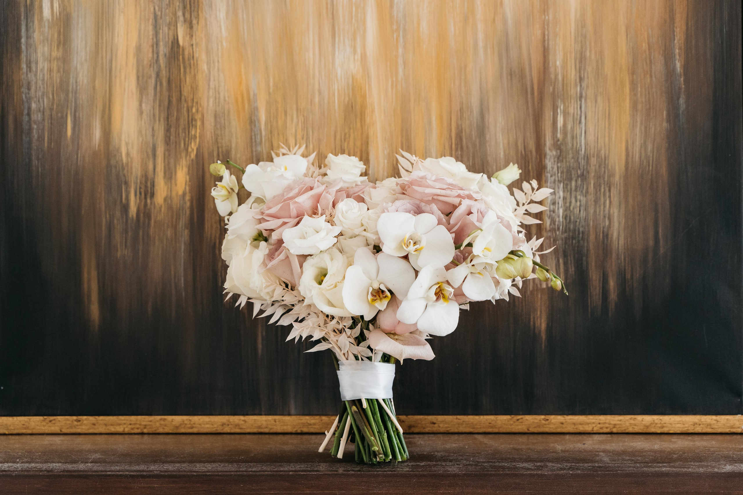 Свадебная фотосессия в Екатеринбурге, свадебная фотосессия в фотостудии Лаборатория, сниму красиво ваше событие. Фотограф Татьяна Мамонтова