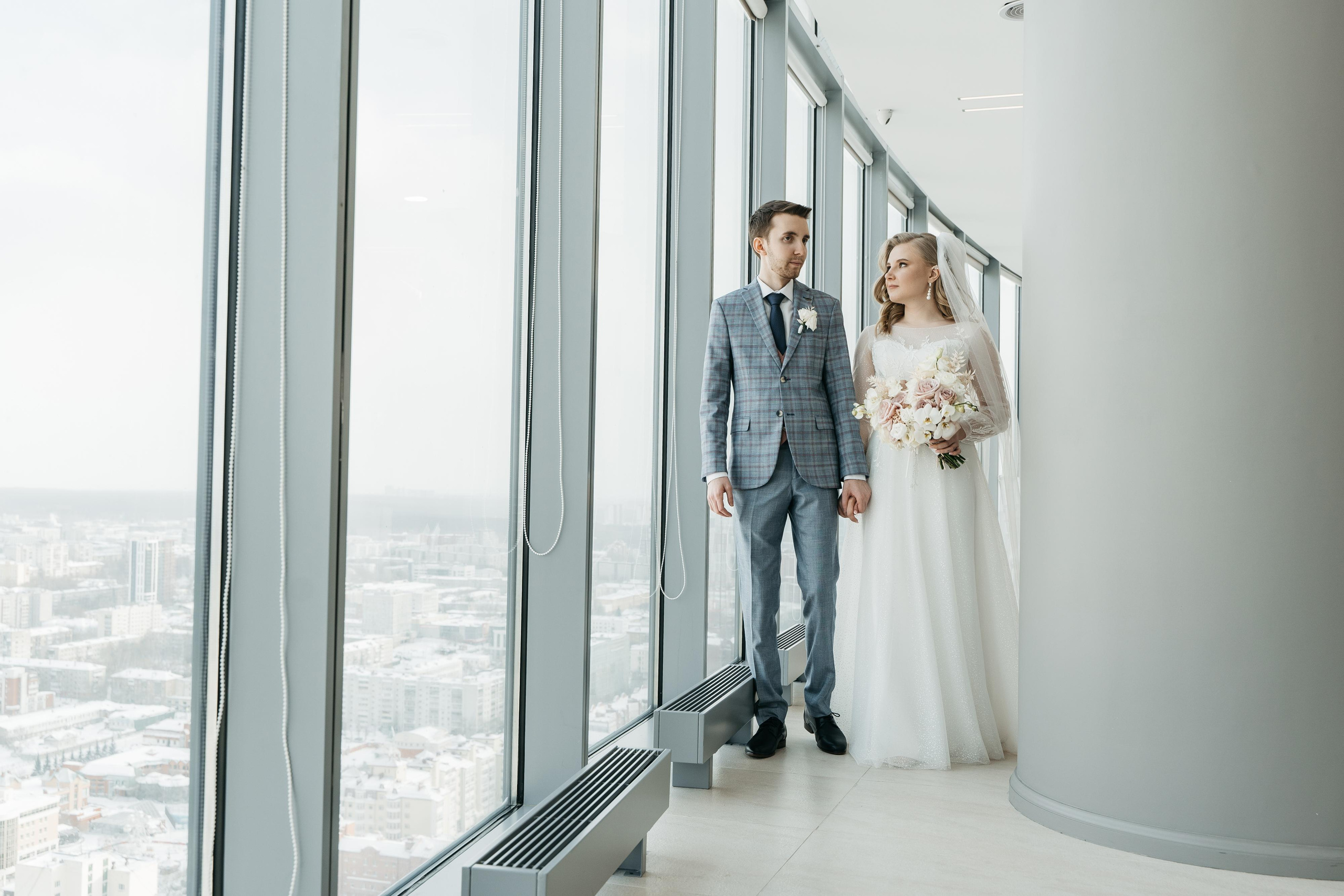 Свадебная фотосессия в Екатеринбурге, свадебная фотосессия в фотостудии Лаборатория, сниму красиво ваше событие. Фотограф Татьяна Мамонтова