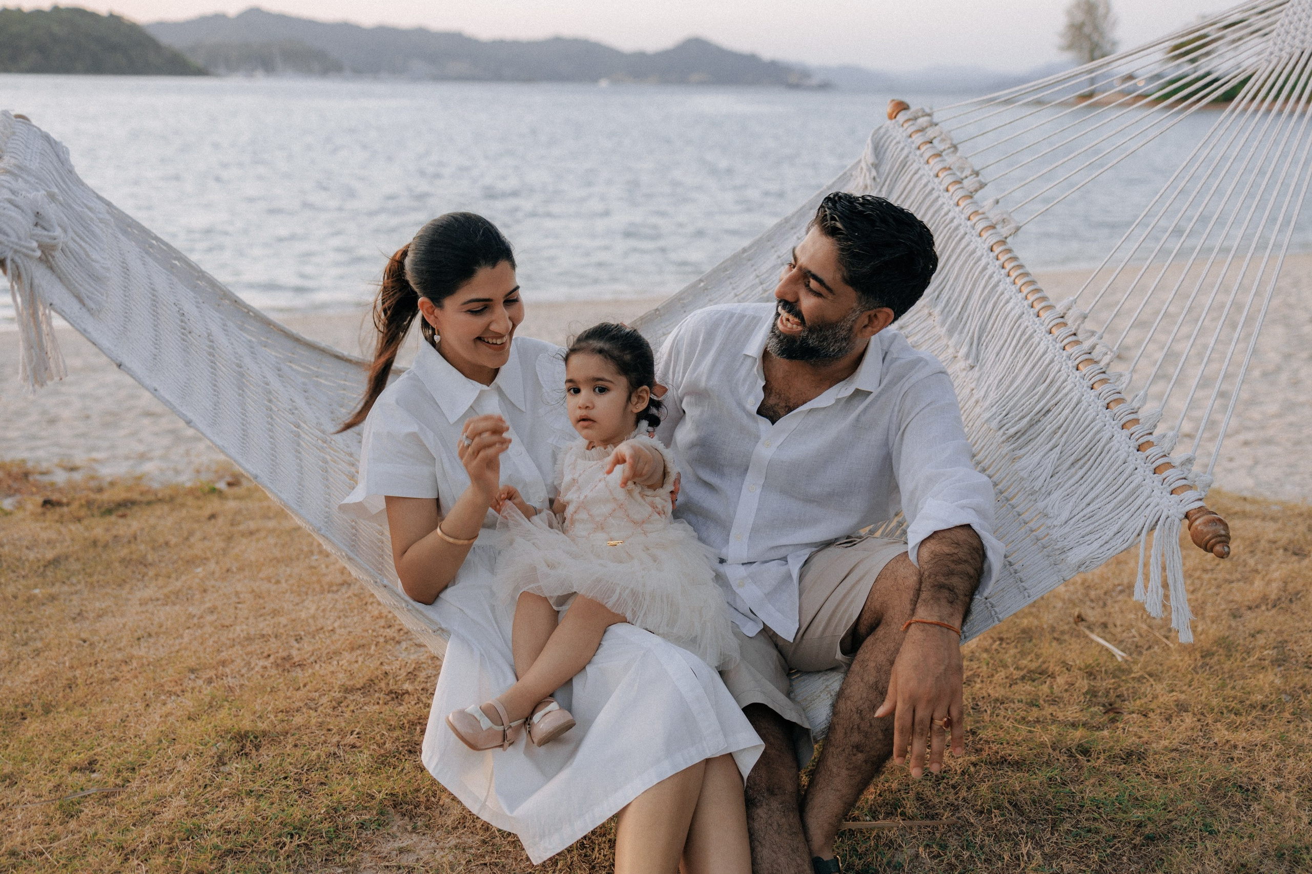 Family photoshoot in Phuket, Thailand. Fedor Lemeshko — Destination Wedding and Family Lifestyle photographer