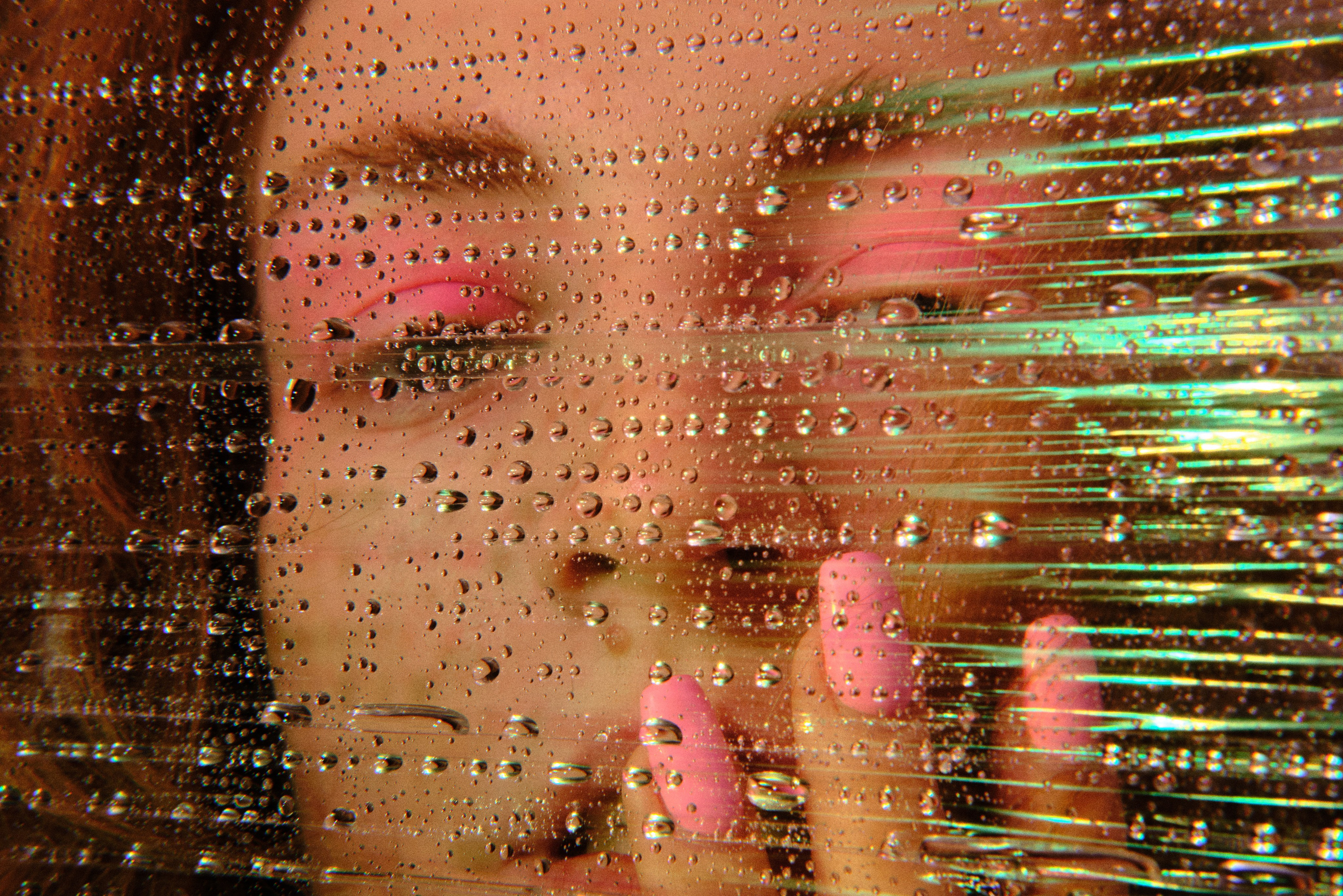 Серия фото — человек застрявший в иллюзиях. Фотограф Акишкин Кирилл. Фотопродакшн, видеопродакшн, снять рекламу. Москва