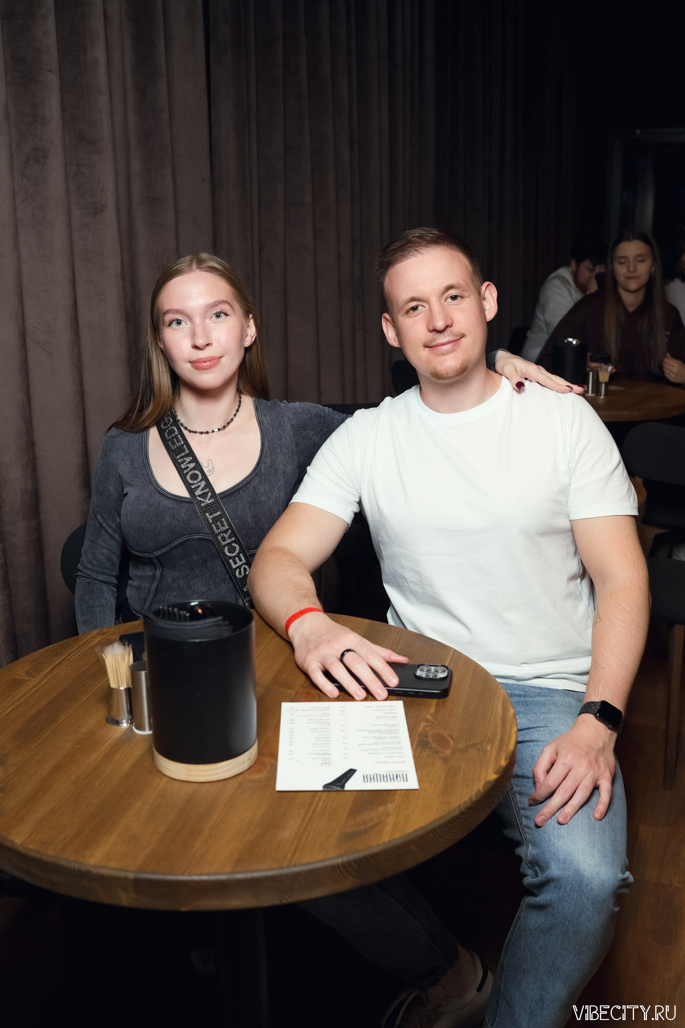 Стендап клуб Локация. VIBECITY.RU Вайб Сити Ру Фоторепортажи Фотоотчеты Калининград