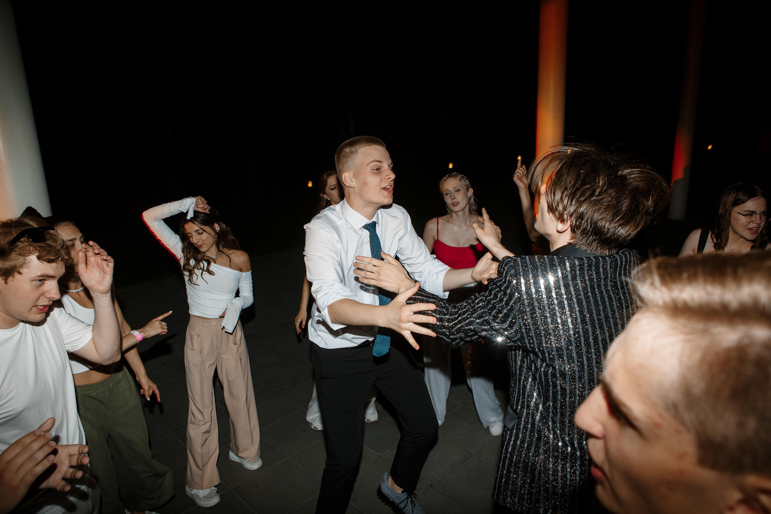 Выпускной Гимназия 12 2024 OpenHouse. Свадебный и портретный Фотограф в Липецке Дмитрий Котюков