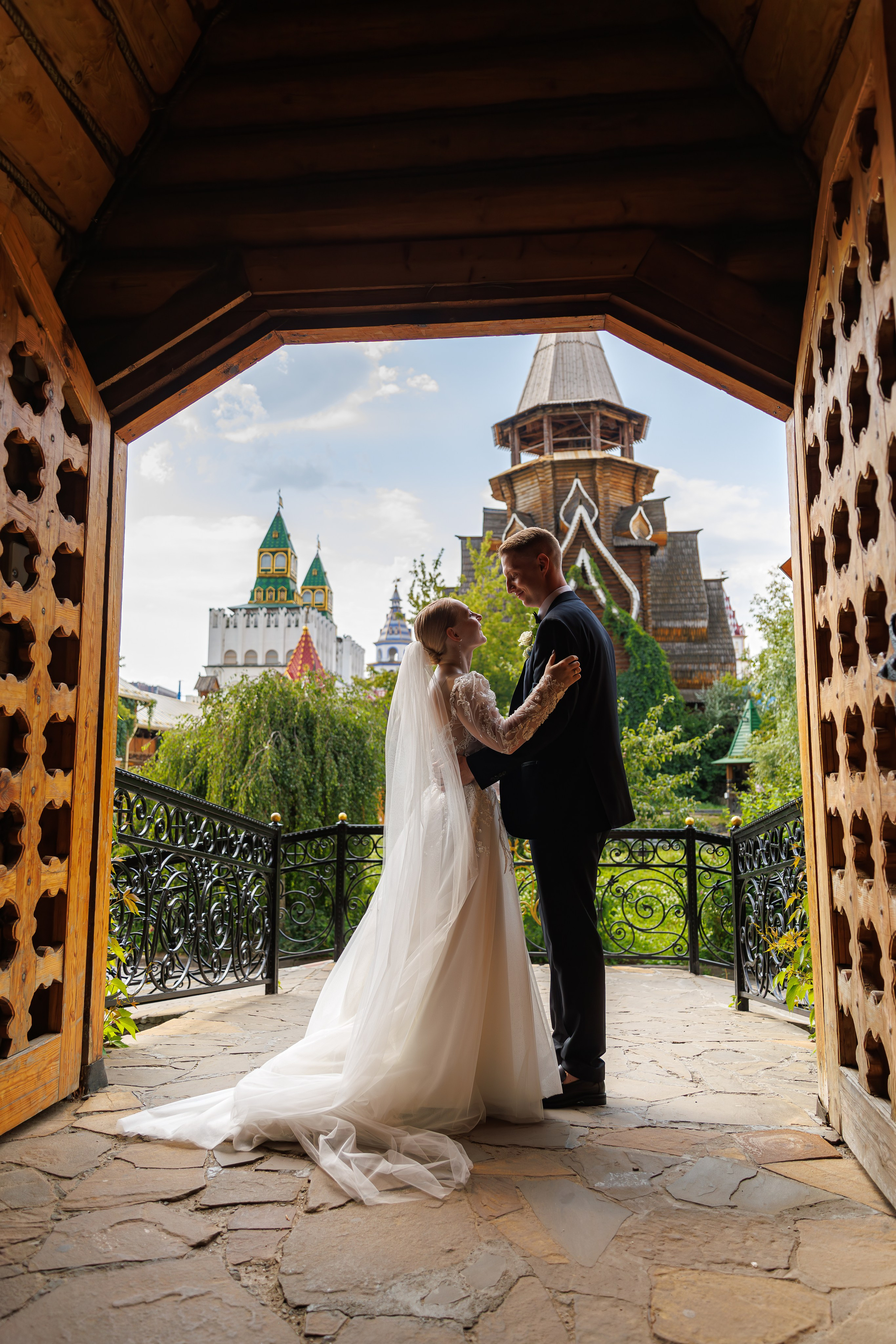 Свадебная фотосессия в Измайловском кремле. Свадебный фотограф Москва и МО Сергей Киржаев
