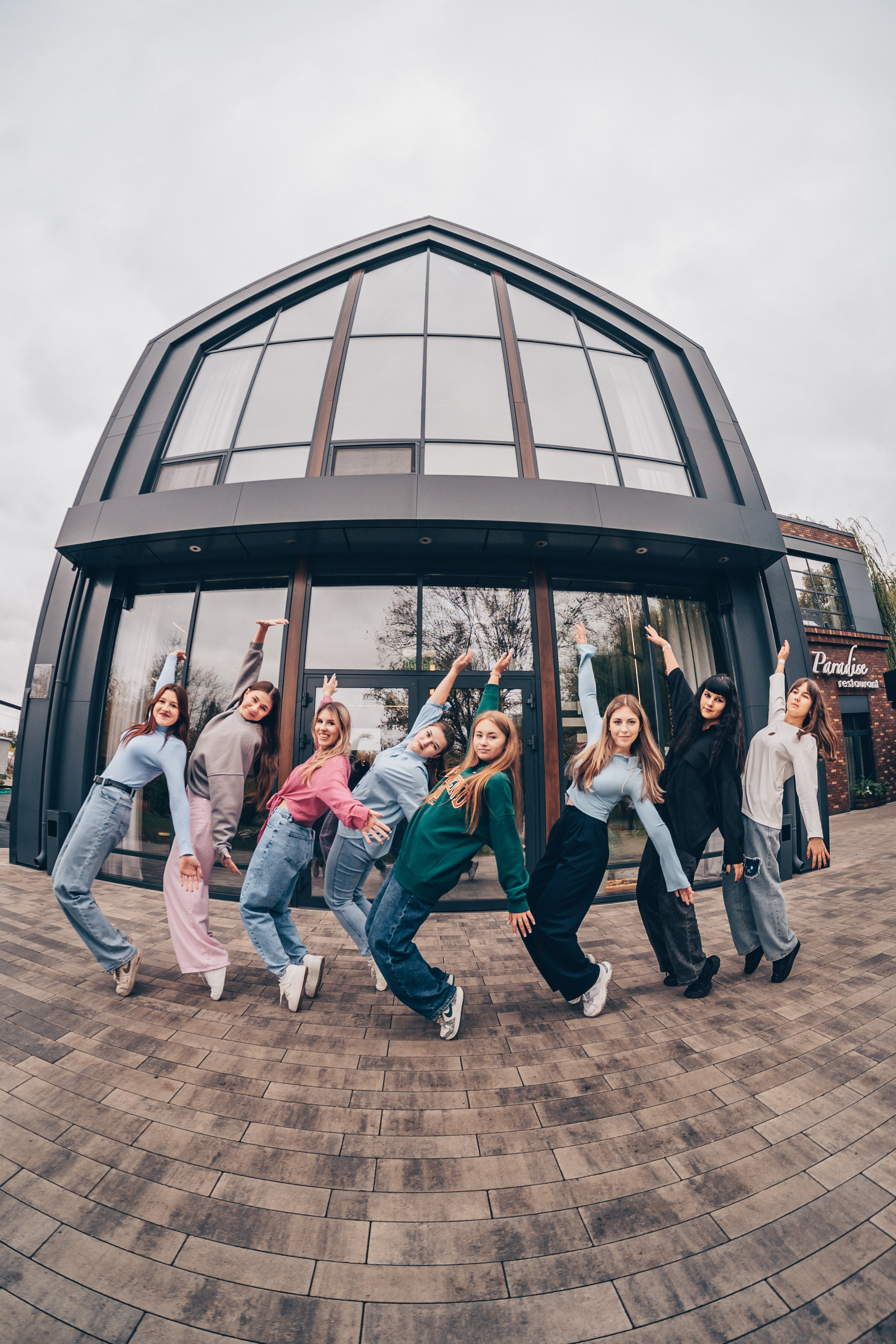 В парке. Выпускные альбомы и Школьный фотограф в Алексеевке, Бирюче, Красном