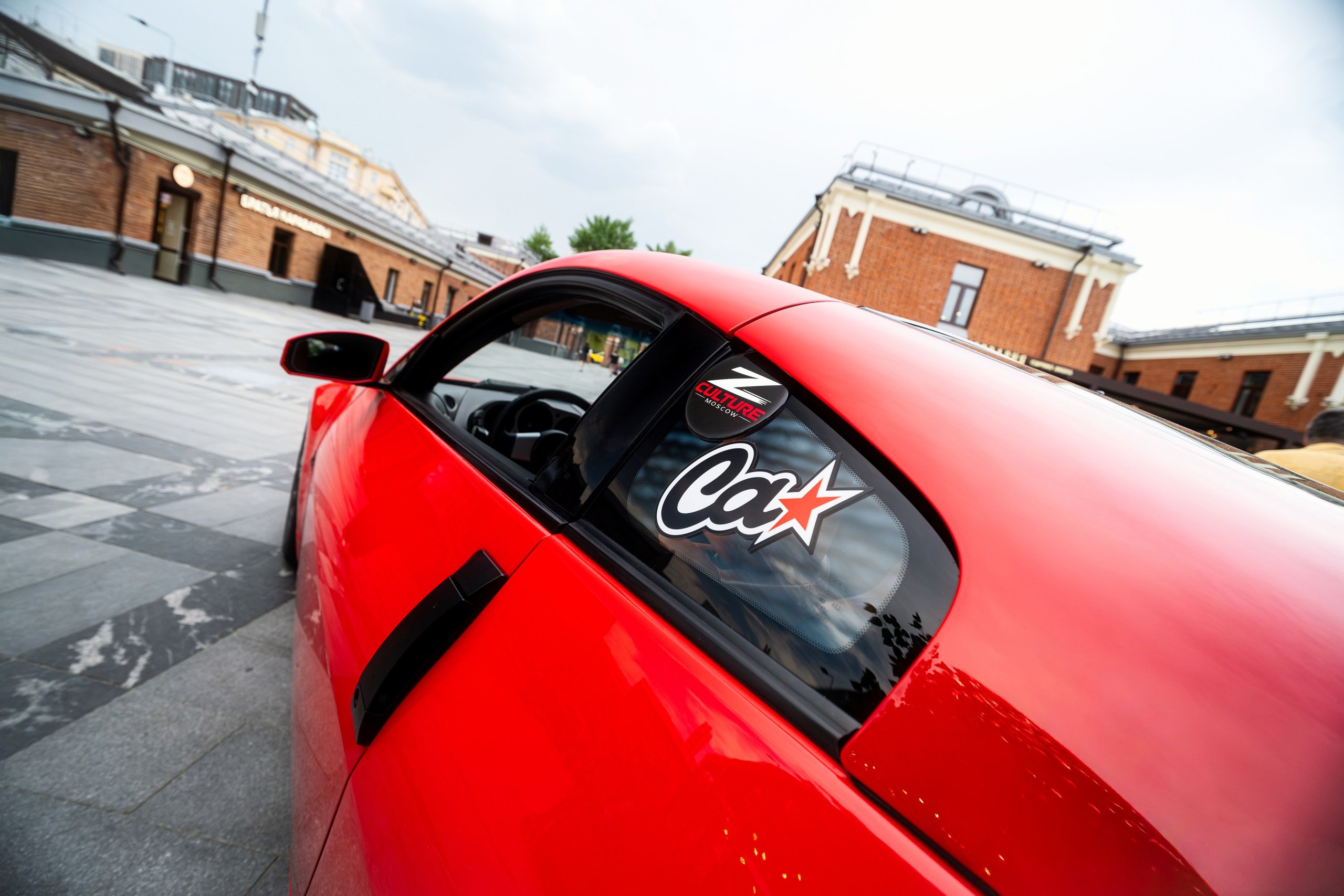 Автовыставка Nissan Z. Malenkyia