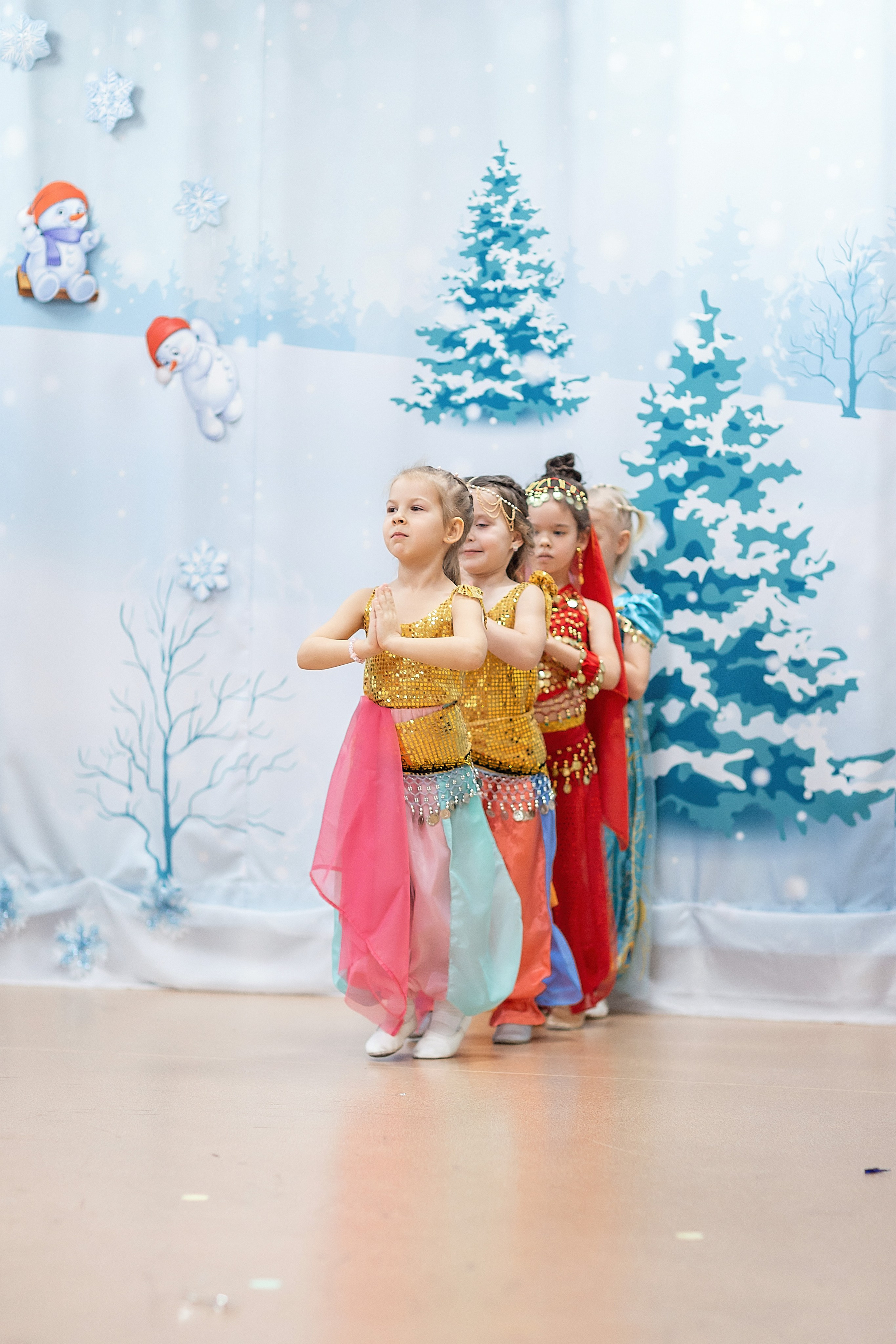 Утренник_"Веселый балаганчик» 2024. Семейный фотограф в Санкт-Петербурге