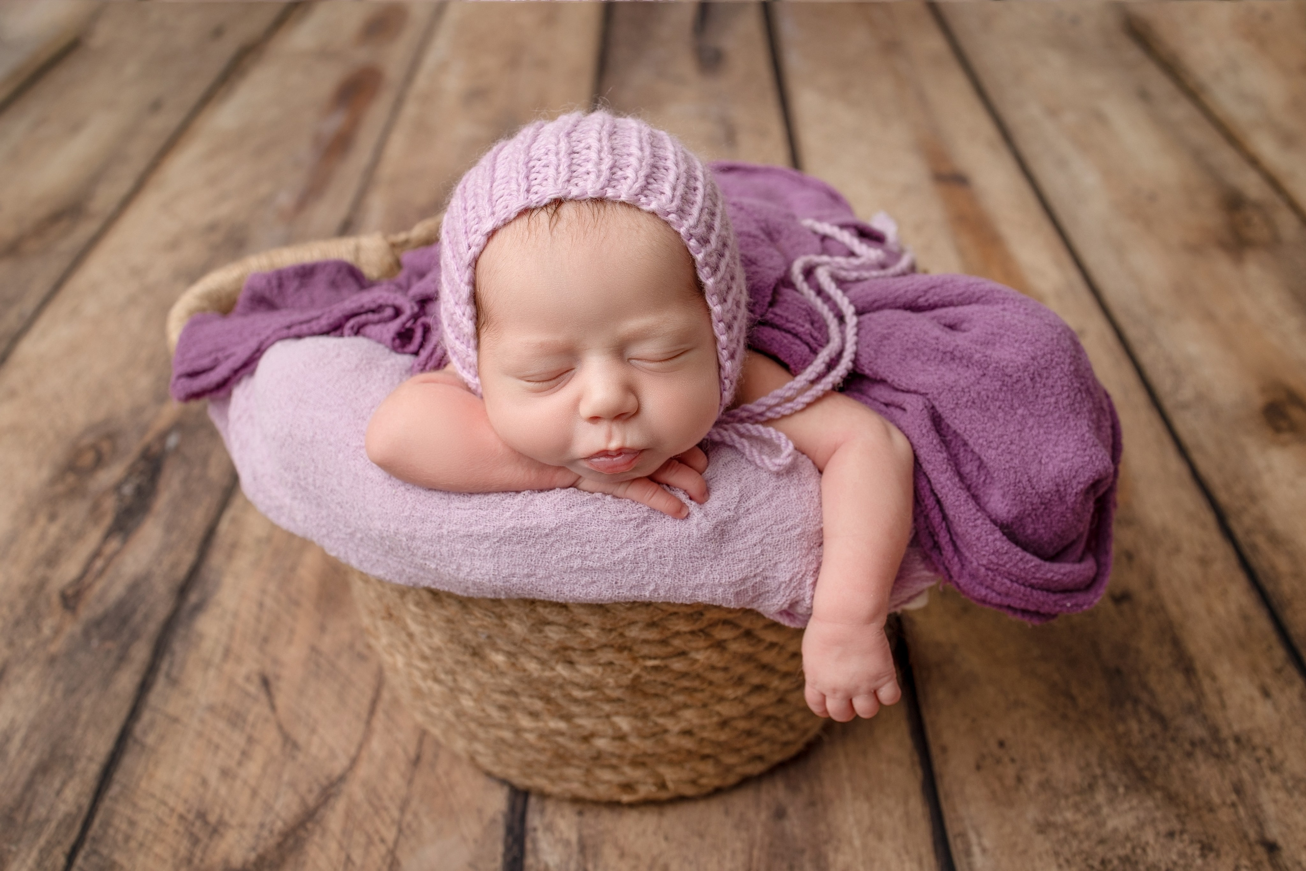 Нежная и милая фотосессия первых дней жизни Вашего ребенка в Минске. Фотограф новорождённых Минск — стоимость newborn фотосессии в Минске