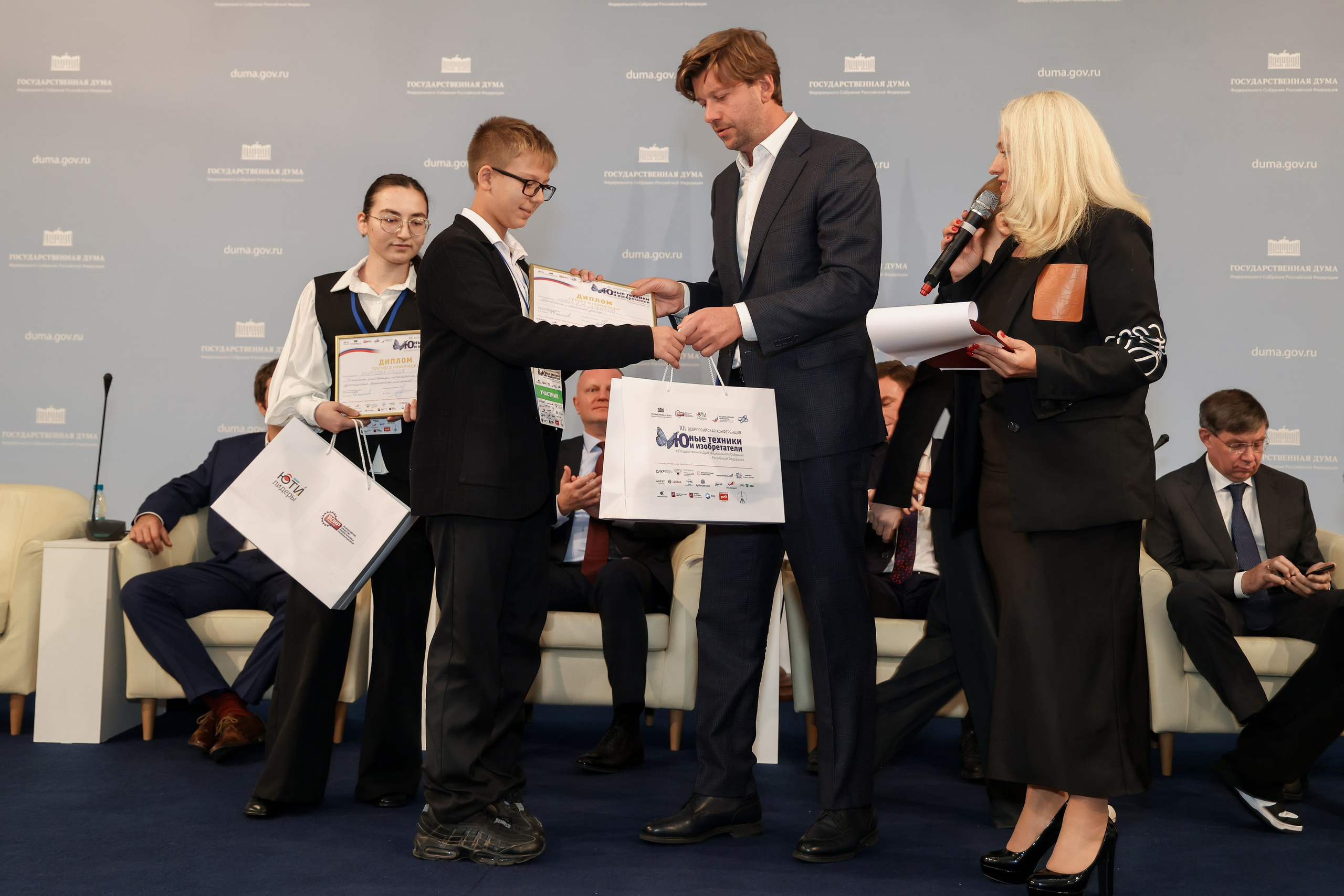 Государственная дума «Юные техники и Изобретатели». Фотограф Антон Чупринин