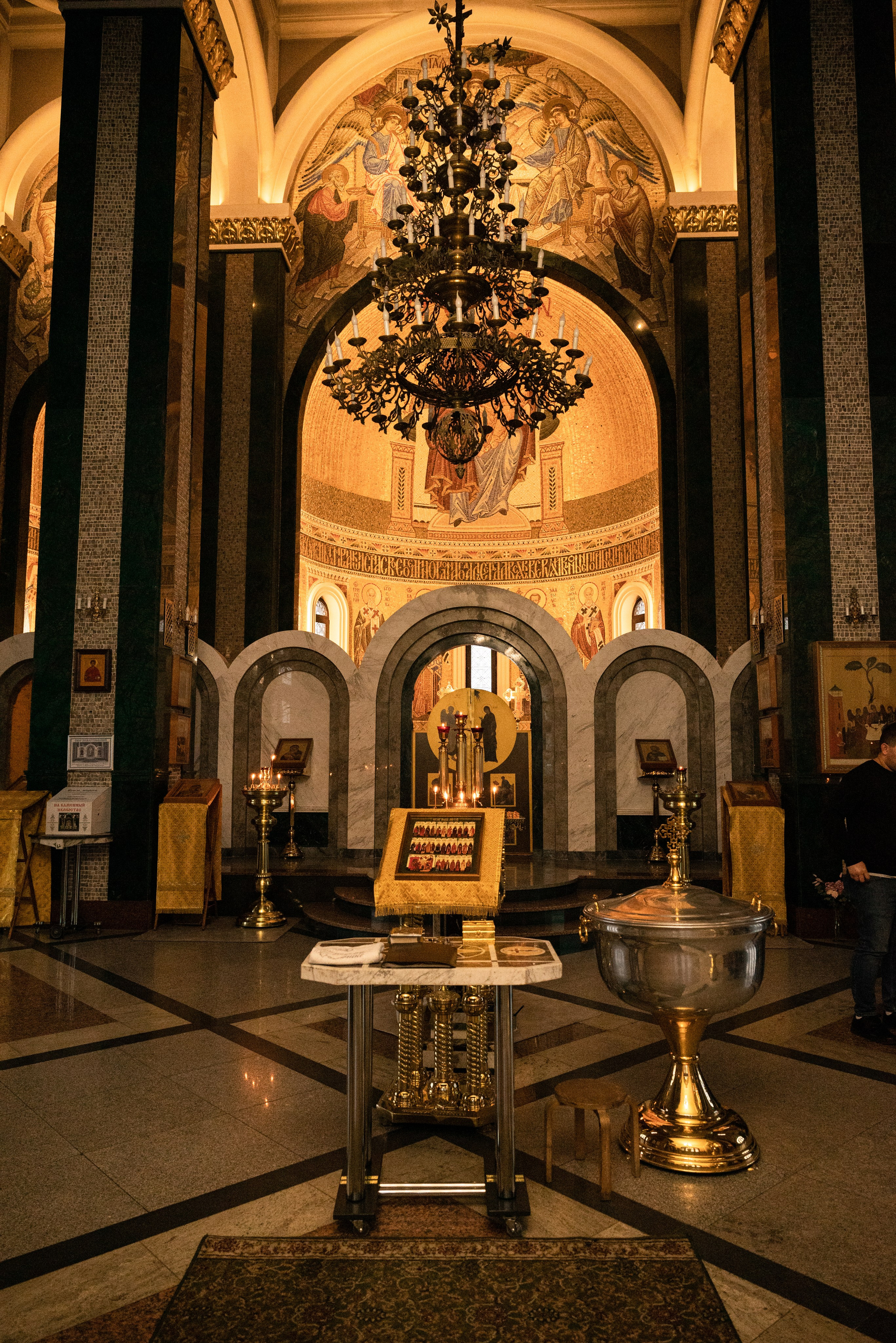 Крещение в Церкви святителя Стефана Пермского в Южном Бутово. Фотограф Ксения Огородова портфолио