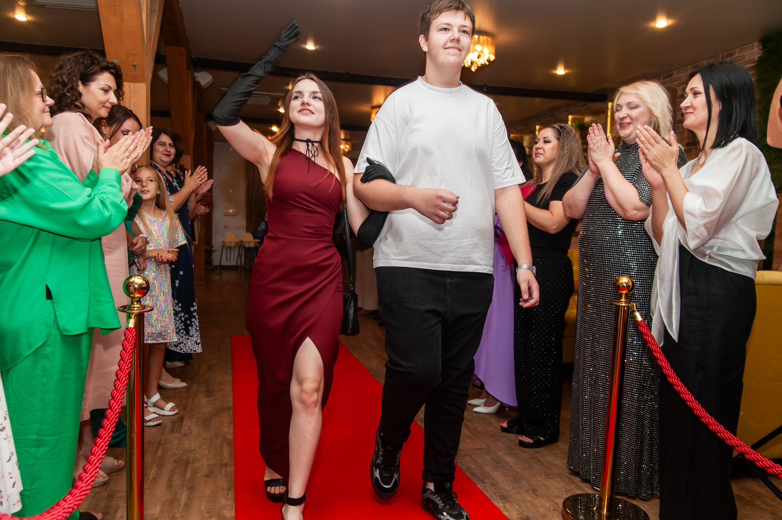 Выпускной МАОУ СОШ № 17 им. Эдуарда Есаяна. Свадебный и семейный фотограф Денис Лукьянов в Краснодаре, Краснодарском крае и Республике Крым