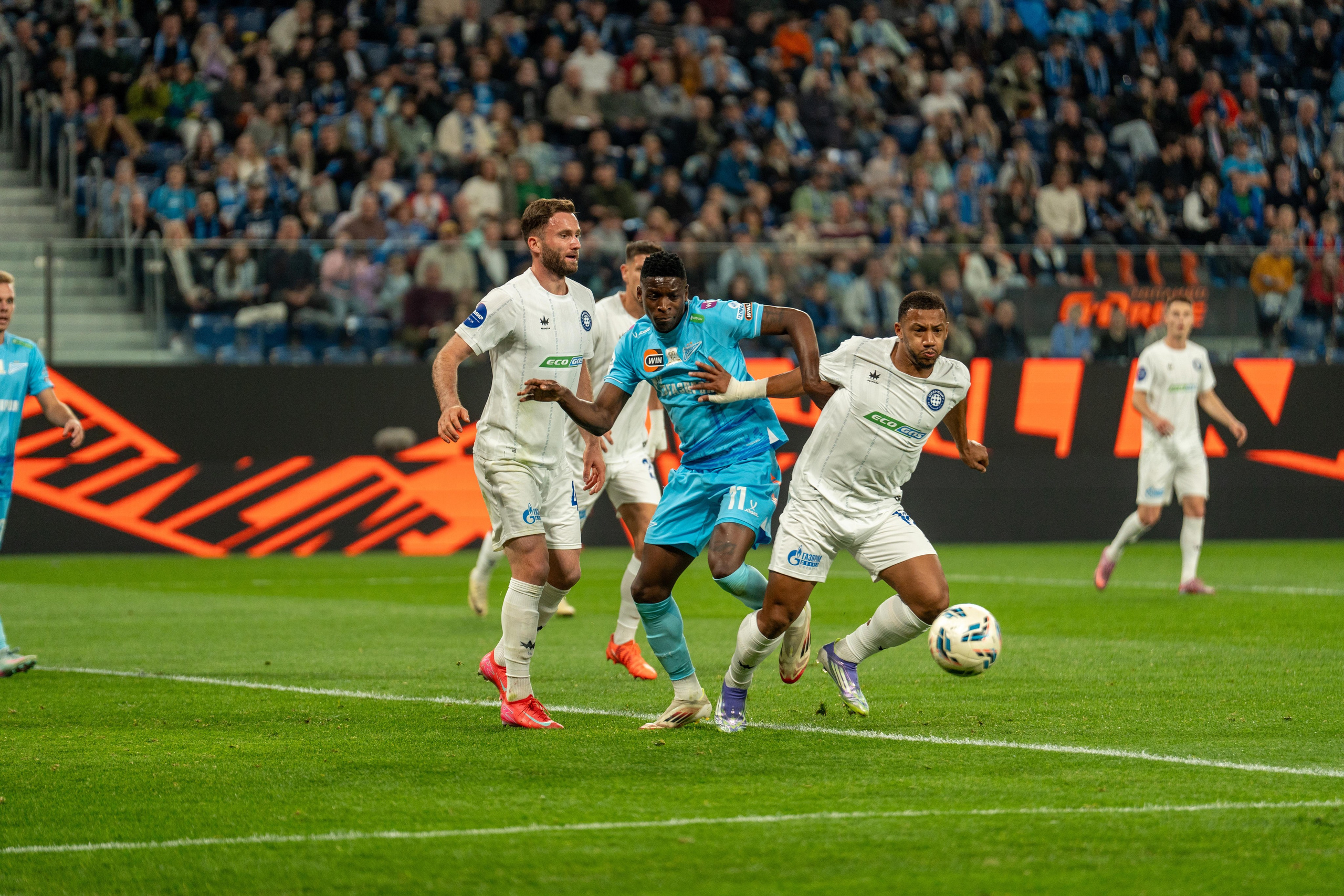 Игровой эпизод матча Зенит — Оренбург на Газпром Арене от спортивного фотографа Санкт-Петербурга