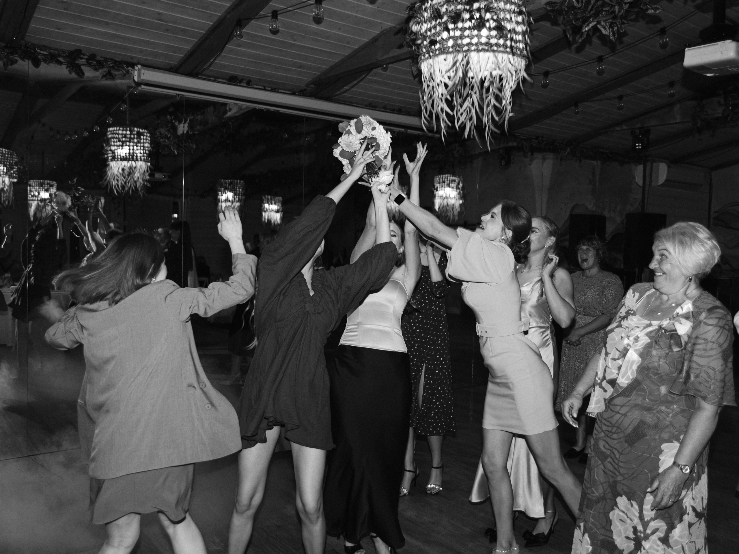 Выездная регистрация в Любогорье. Фотограф СПБ Засорина Юлия